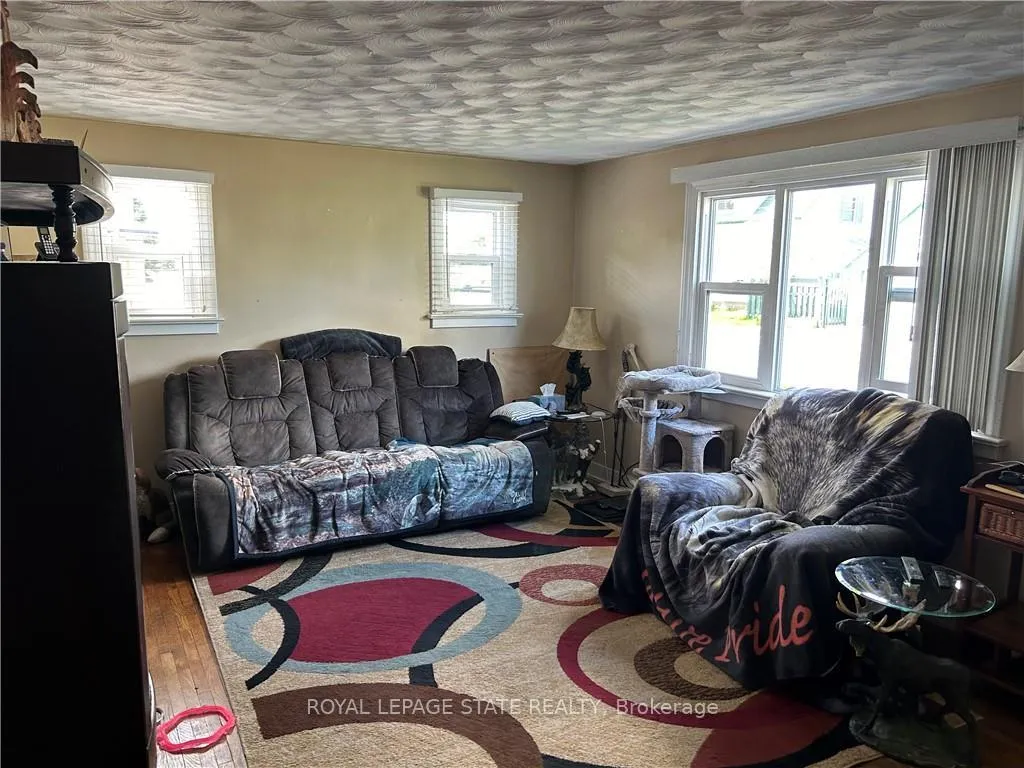 Photo 6 of 511 Pine Street, Haldimand, Dunnville — HOMEH