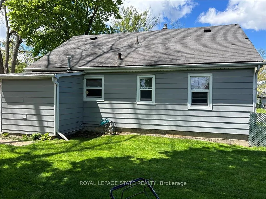 Photo 12 of 511 Pine Street, Haldimand, Dunnville — HOMEH