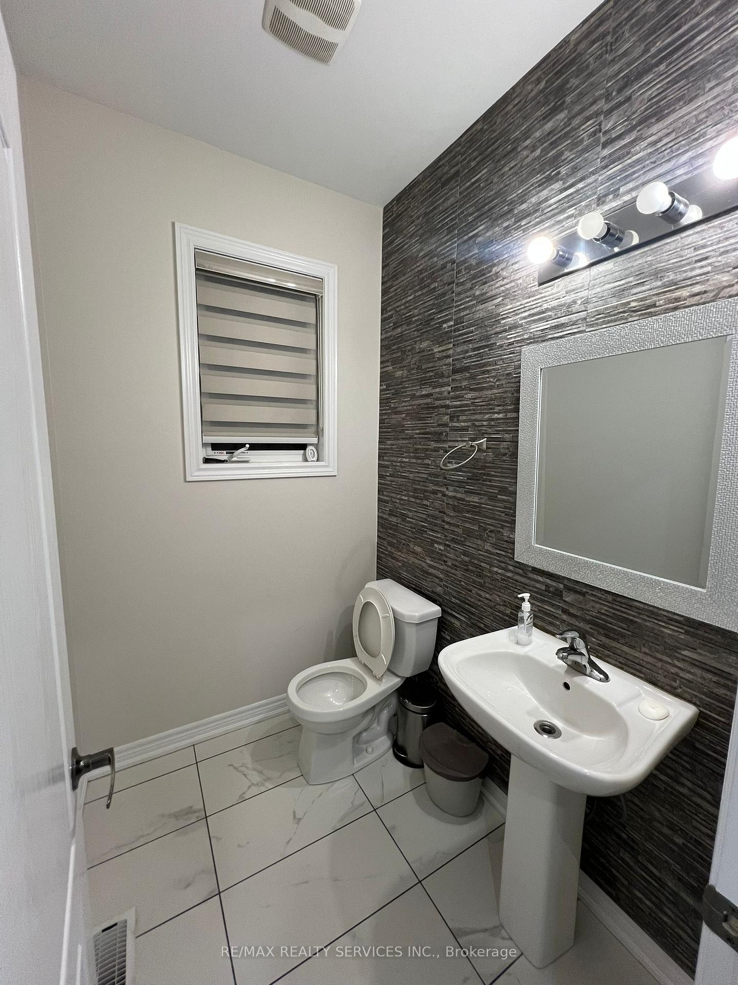 Photo 3 of 20 George Gray Drive, Brampton, Sandringham-Wellington North — HOMEH