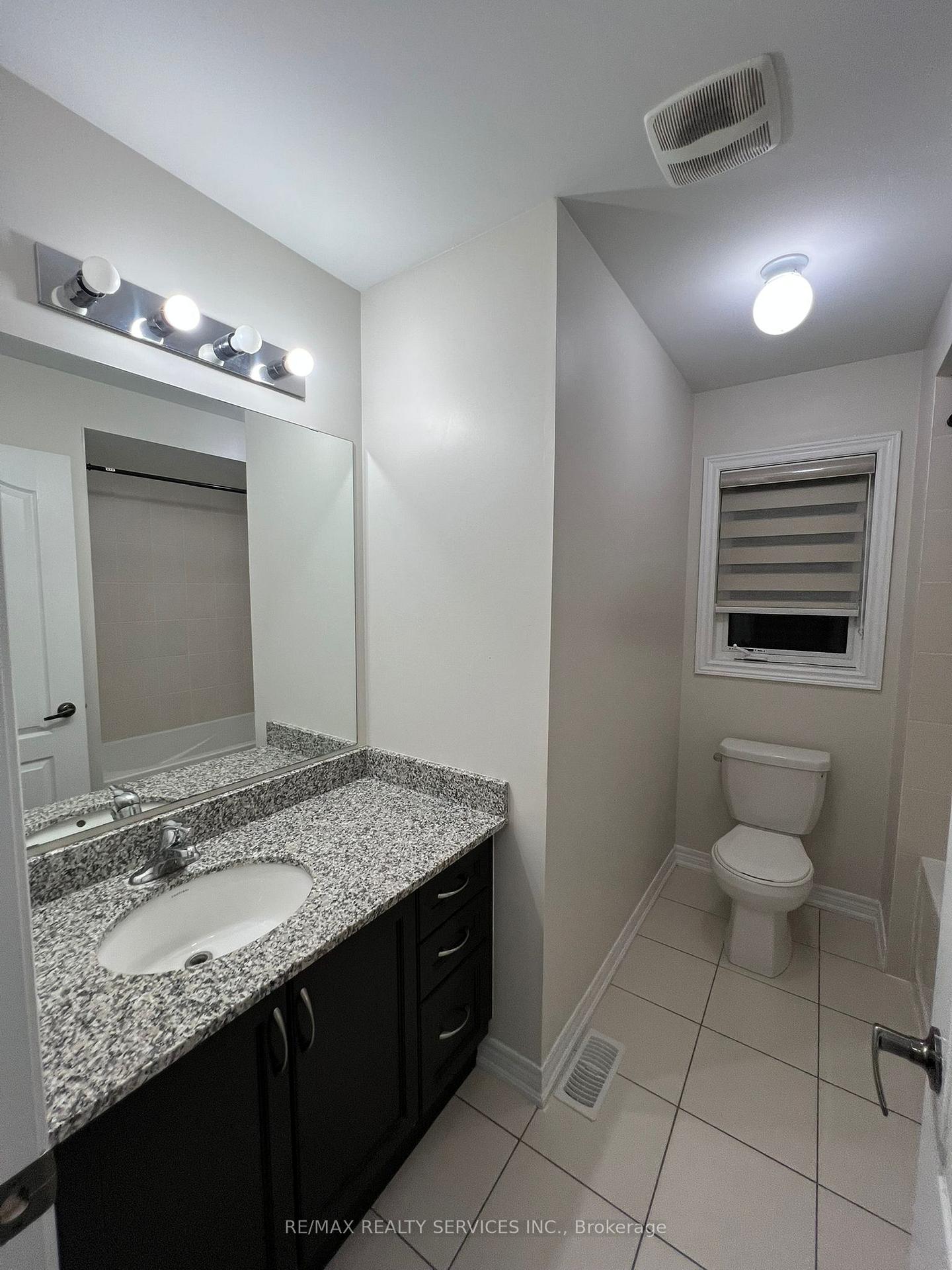 Photo 11 of 20 George Gray Drive, Brampton, Sandringham-Wellington North — HOMEH