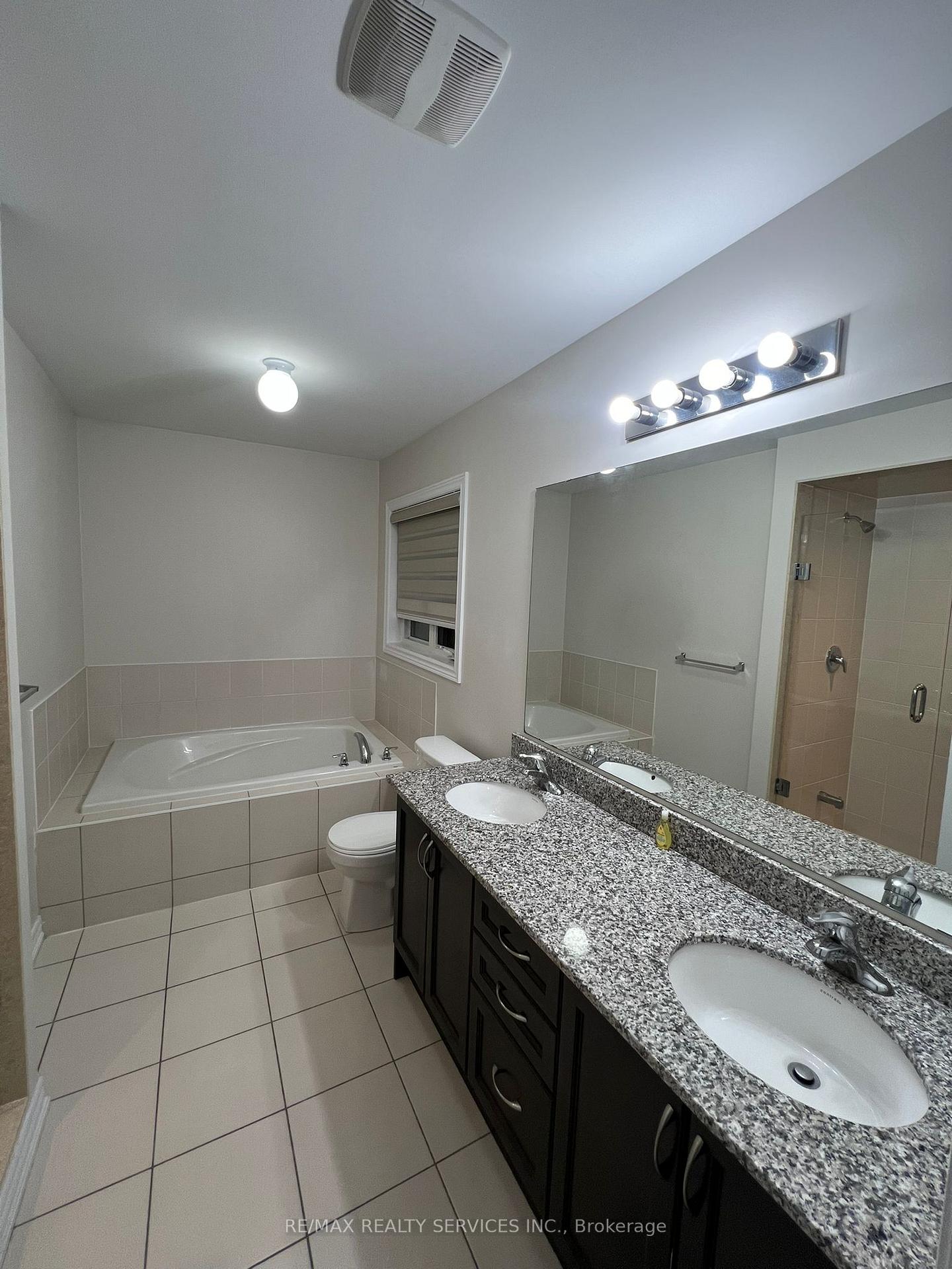 Photo 15 of 20 George Gray Drive, Brampton, Sandringham-Wellington North — HOMEH