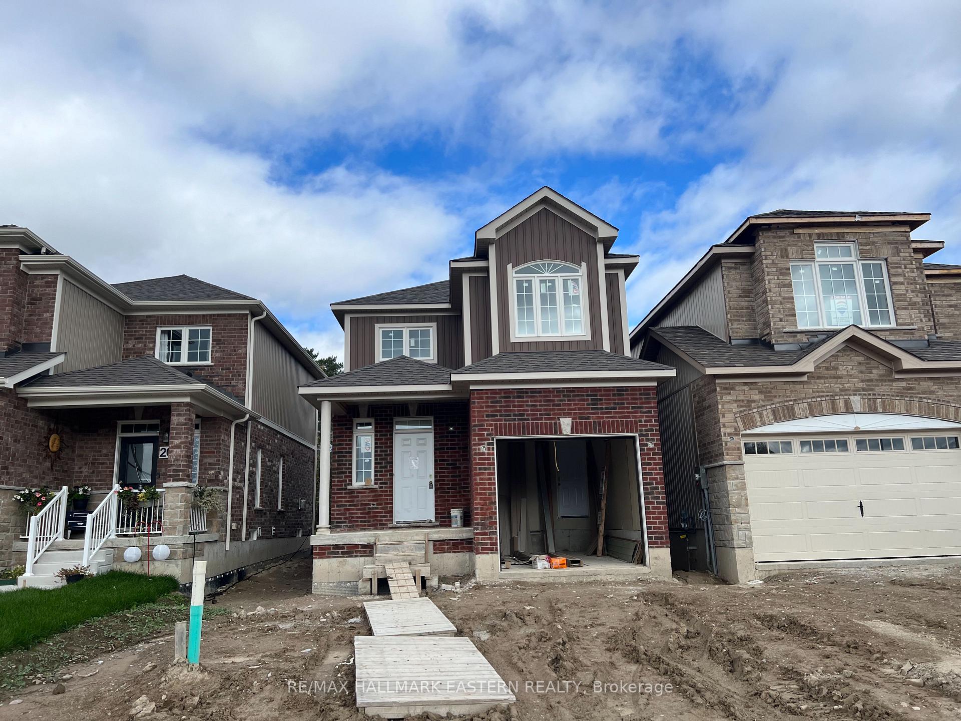 Photo 4 of 28 Coldbrook Drive, Cavan Monaghan, Cavan Twp — HOMEH