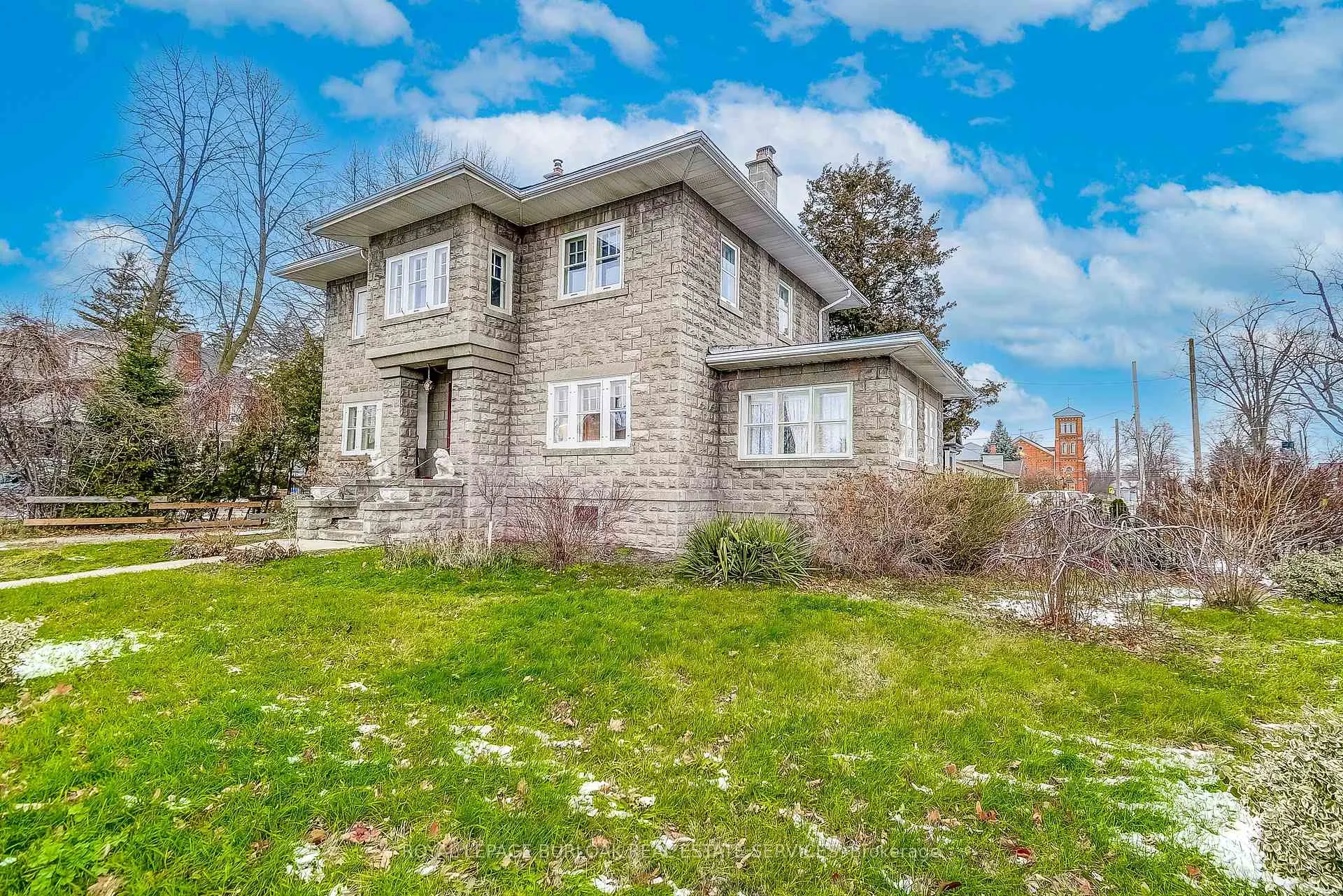 Photo 3 of 203 Broad Street W, Haldimand, Dunnville — HOMEH