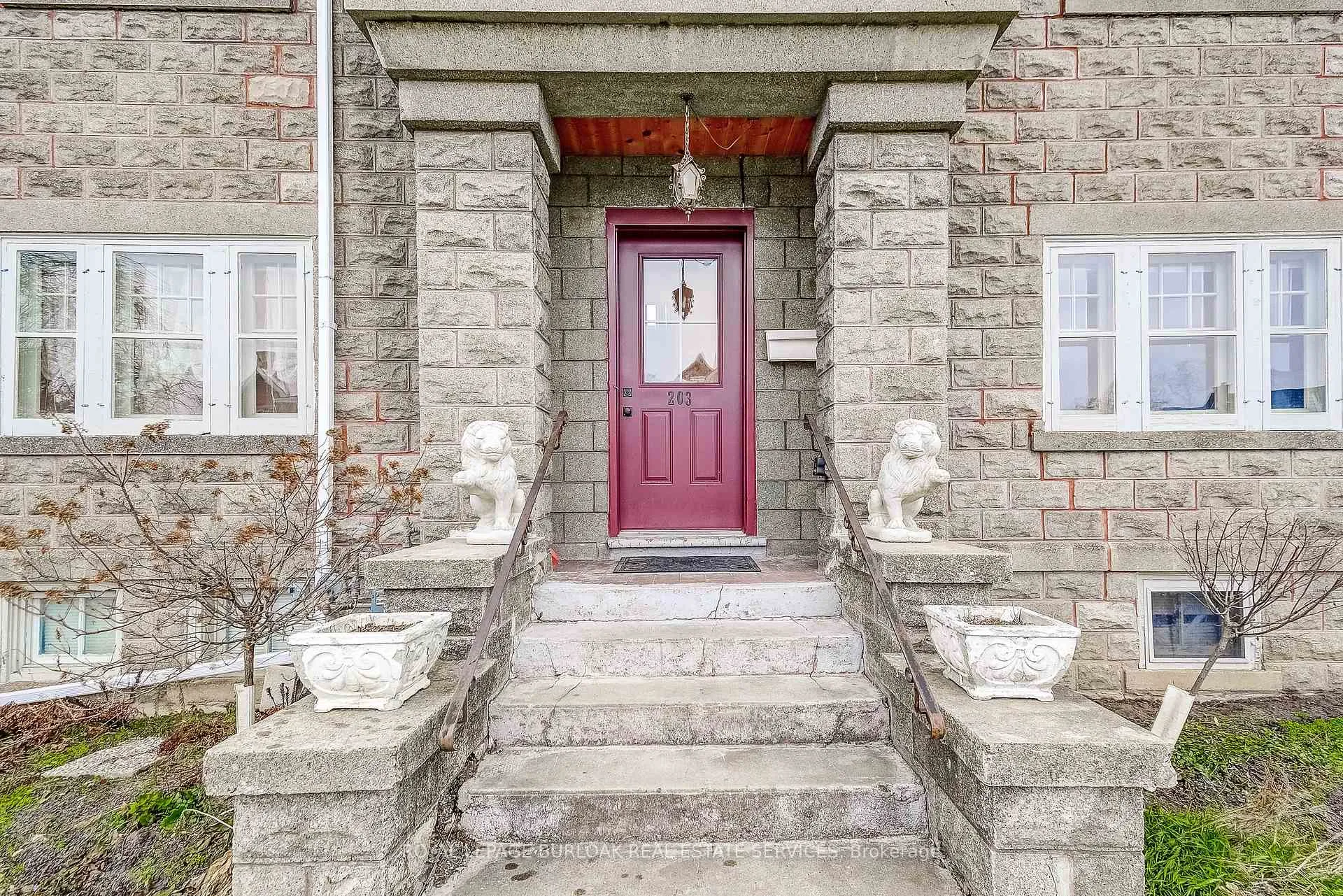 Photo 4 of 203 Broad Street W, Haldimand, Dunnville — HOMEH