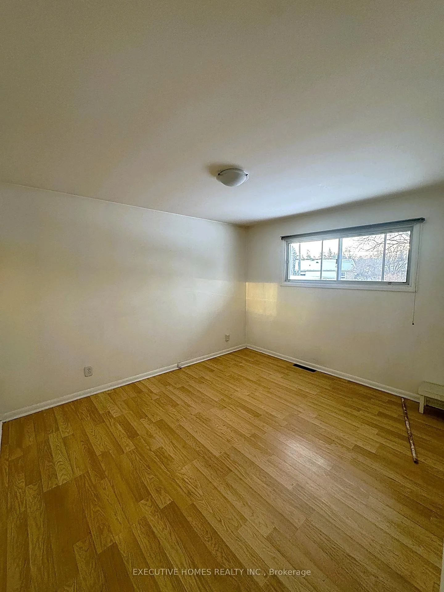 Photo 8 of 336 Kingsway Avenue, Thunder Bay, Hyde Park — HOMEH