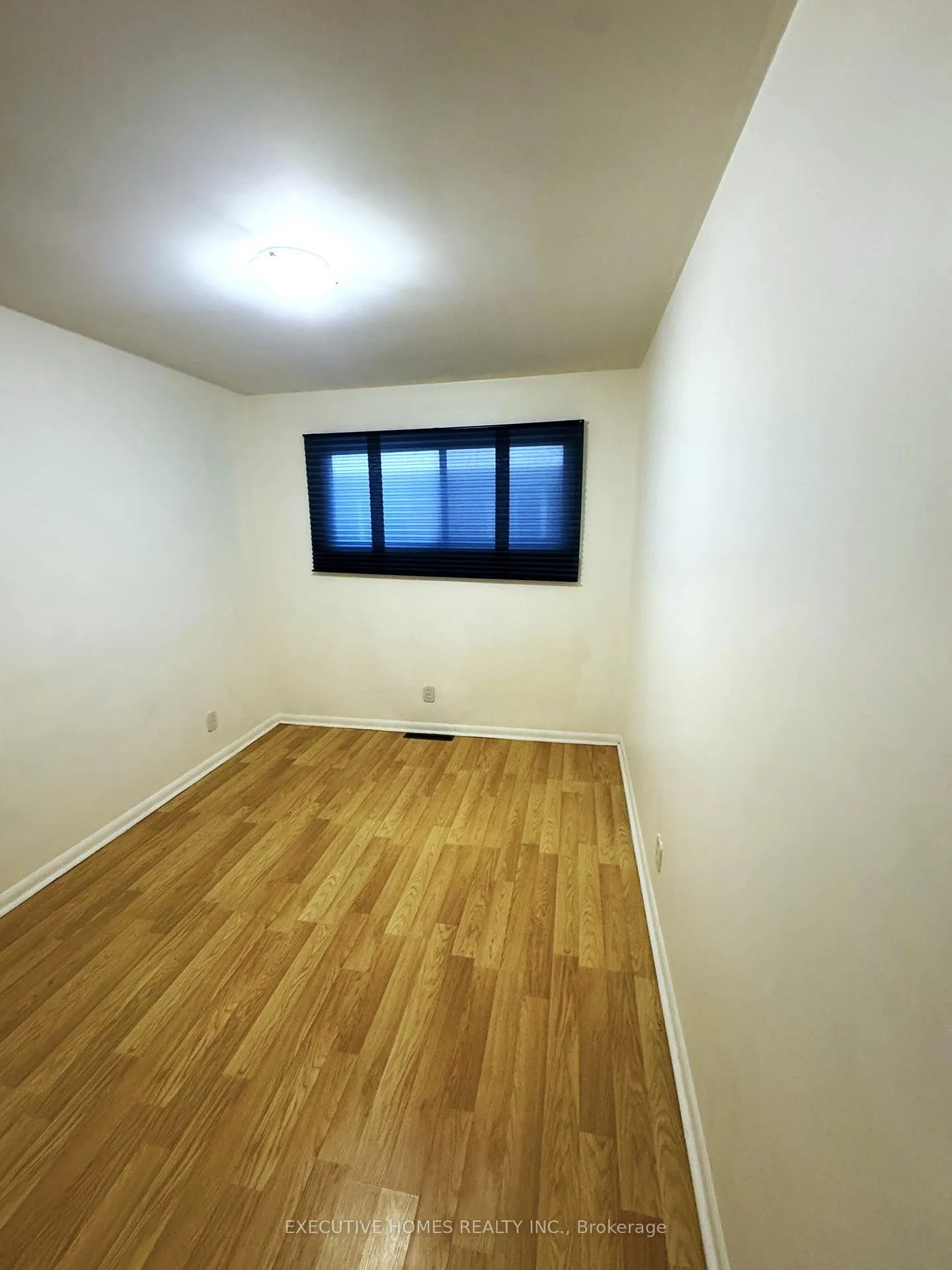 Photo 12 of 336 Kingsway Avenue, Thunder Bay, Hyde Park — HOMEH