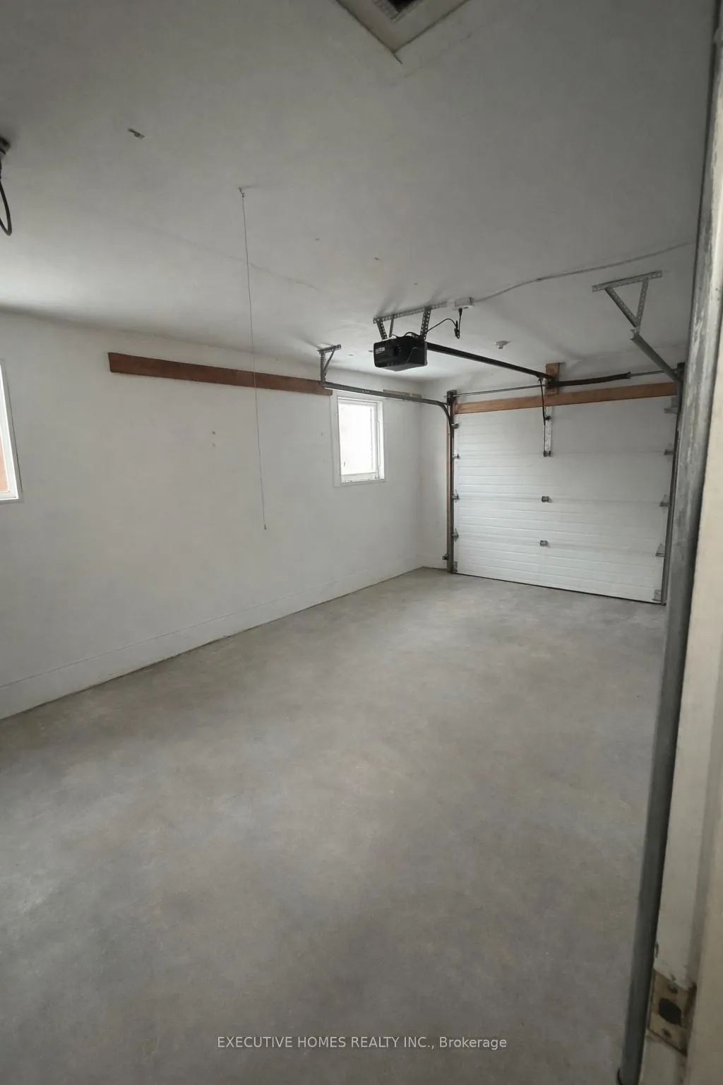 Photo 31 of 336 Kingsway Avenue, Thunder Bay, Hyde Park — HOMEH