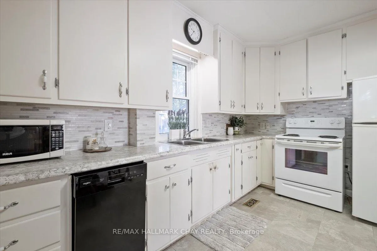 Photo 5 of 63 King Street S, New Tecumseth, Alliston — HOMEH