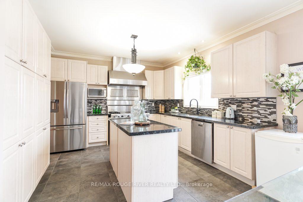 Photo 11 of 40 Purdue Avenue, Ajax, Northwest Ajax — HOMEH