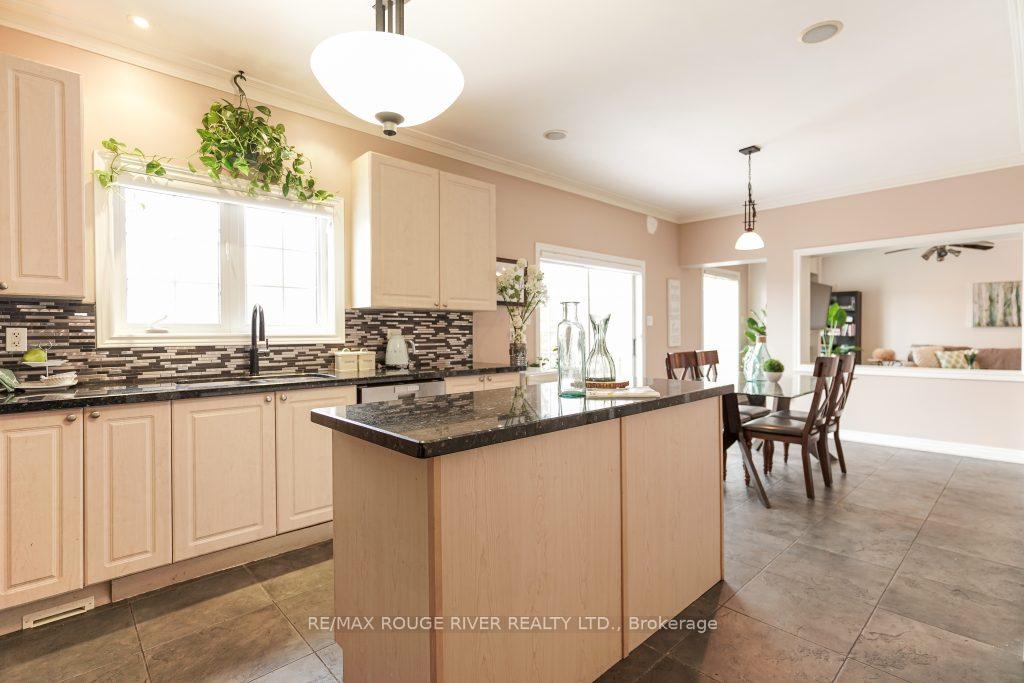 Photo 14 of 40 Purdue Avenue, Ajax, Northwest Ajax — HOMEH