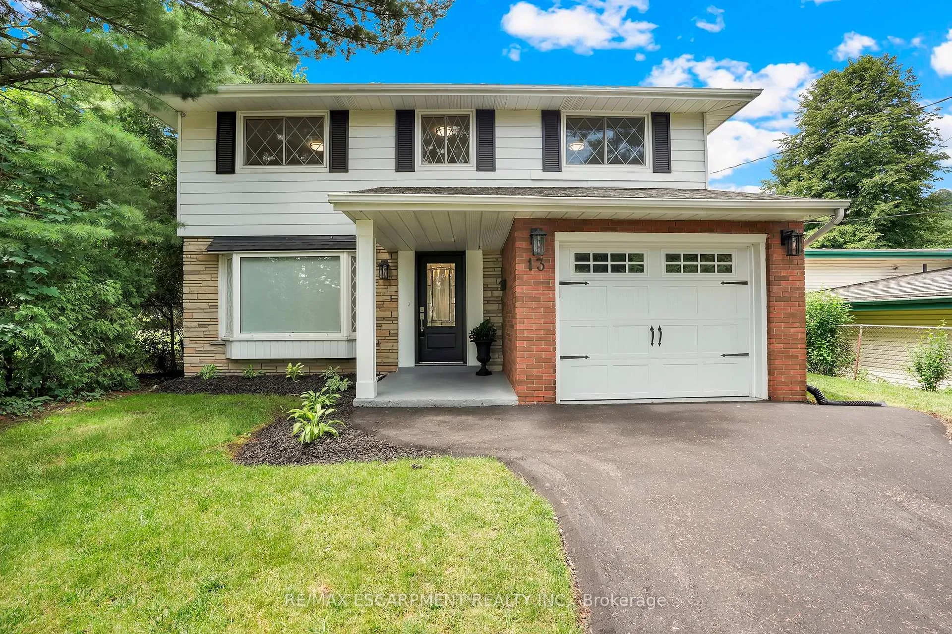 Photo 2 of 13 Delsey Street, Hamilton, Dundas — HOMEH