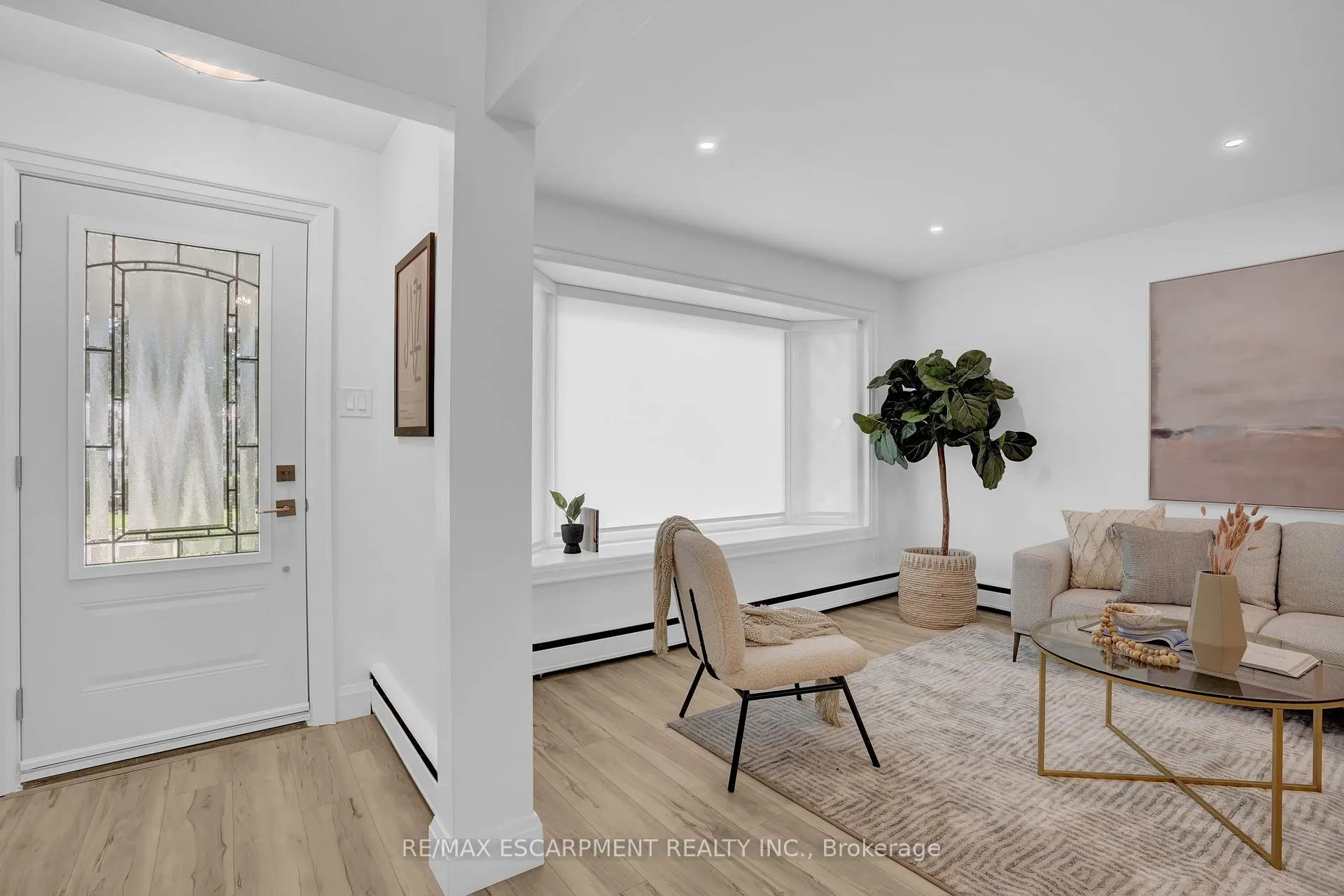 Photo 4 of 13 Delsey Street, Hamilton, Dundas — HOMEH