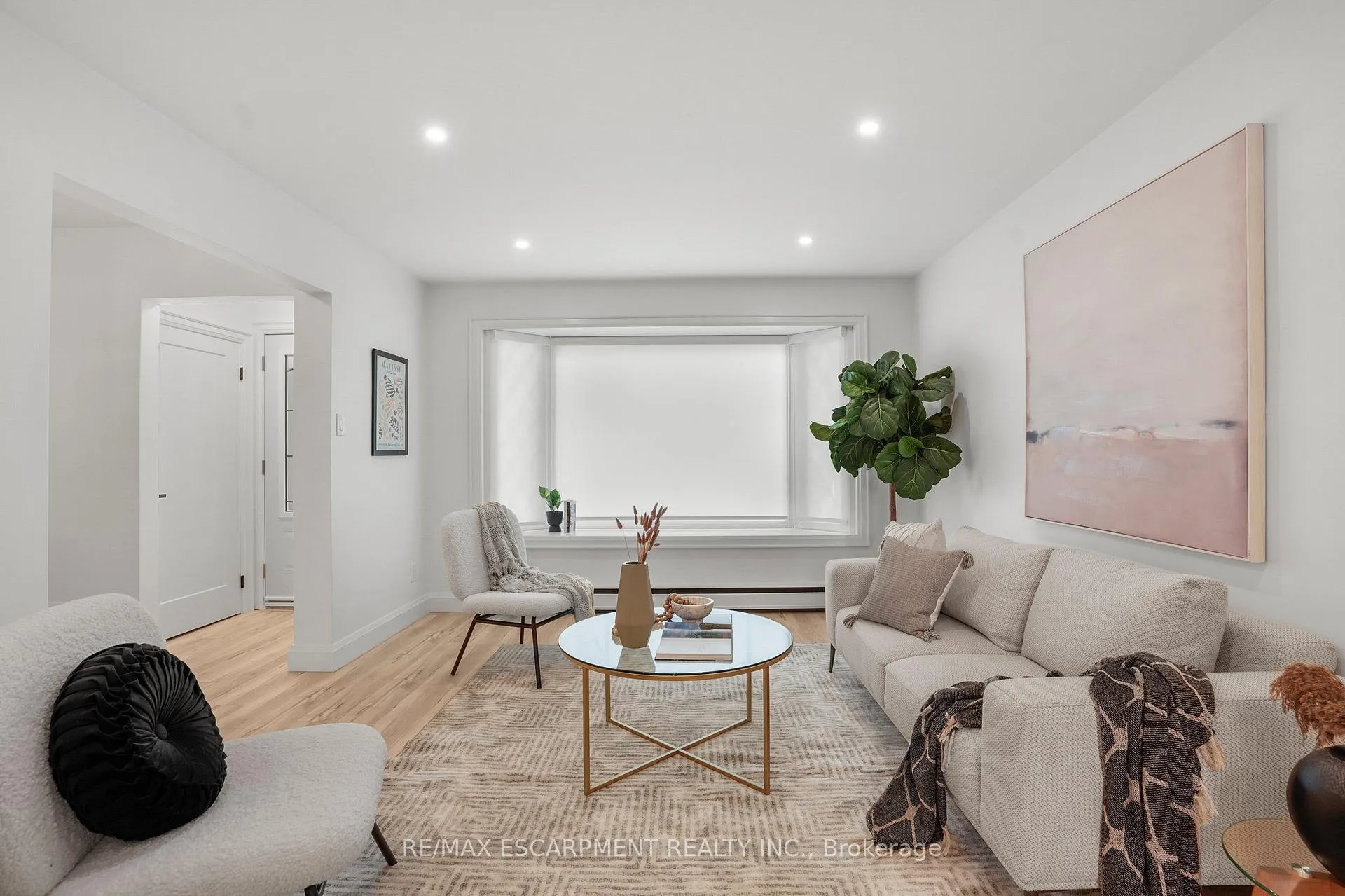 Photo 5 of 13 Delsey Street, Hamilton, Dundas — HOMEH