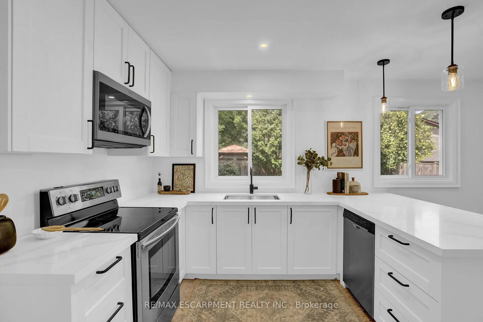Photo 10 of 13 Delsey Street, Hamilton, Dundas — HOMEH