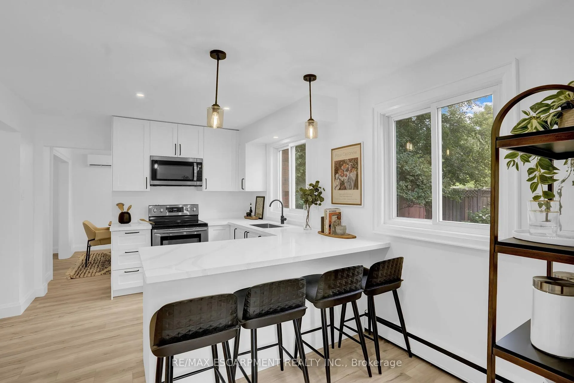 Photo 12 of 13 Delsey Street, Hamilton, Dundas — HOMEH
