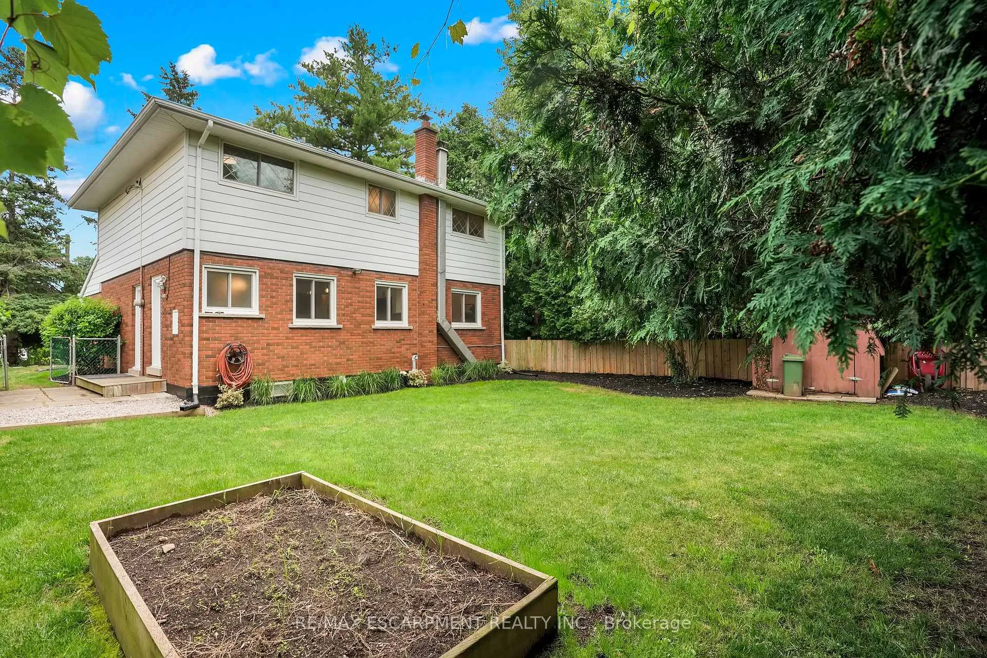 Photo 32 of 13 Delsey Street, Hamilton, Dundas — HOMEH