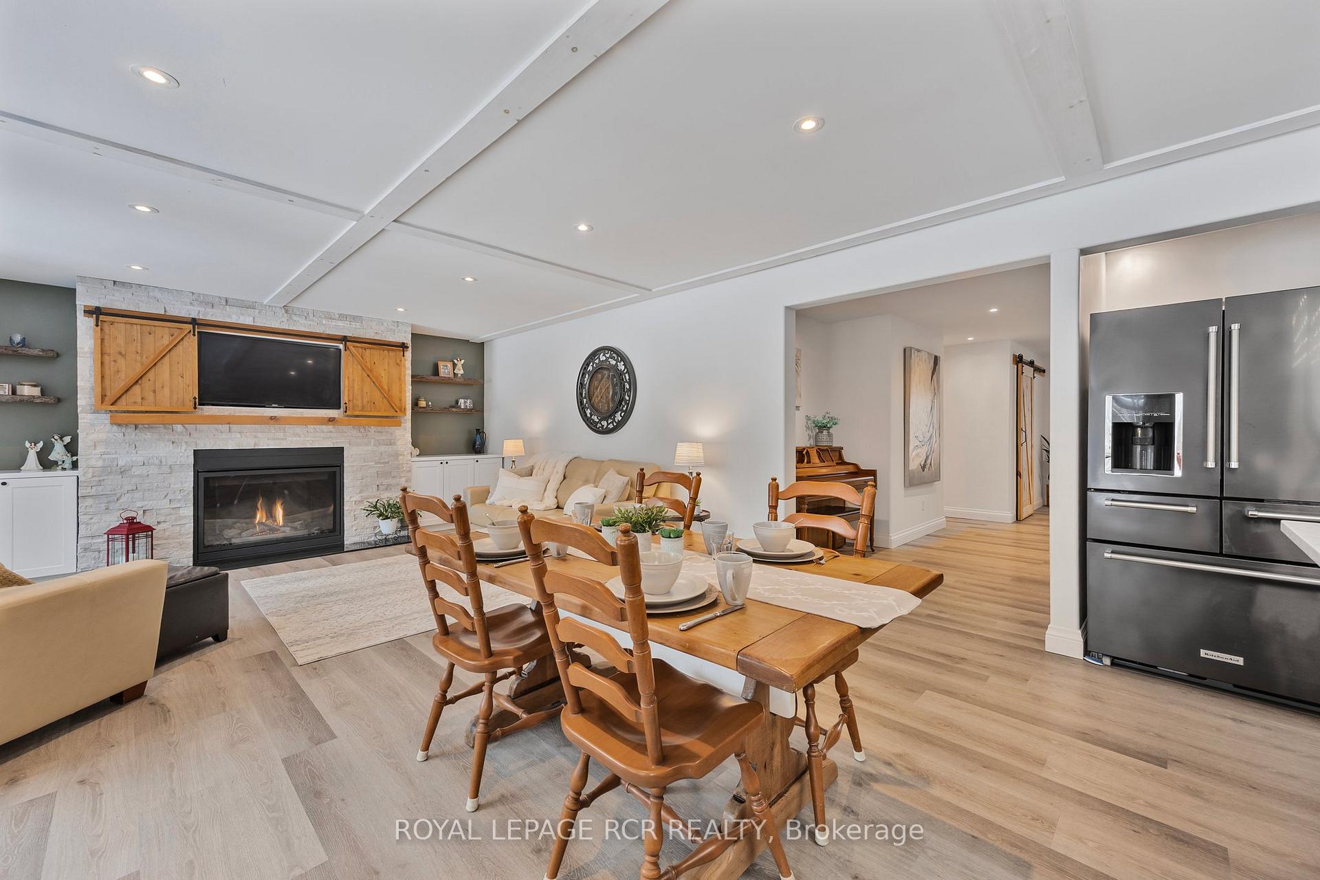 Photo 8 of 236 Simcoe Street N, Clearview, Stayner — HOMEH