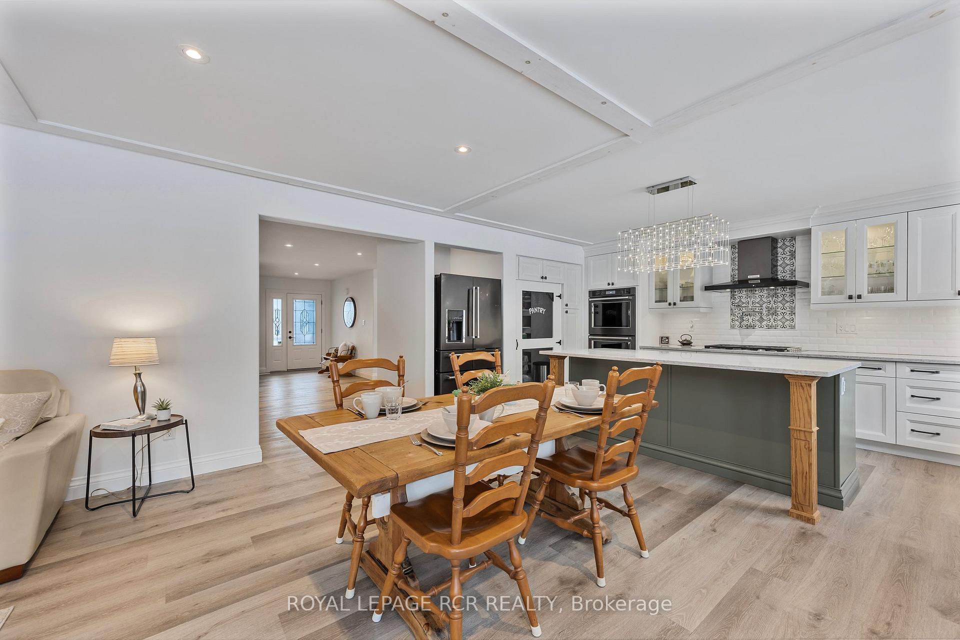 Photo 10 of 236 Simcoe Street N, Clearview, Stayner — HOMEH