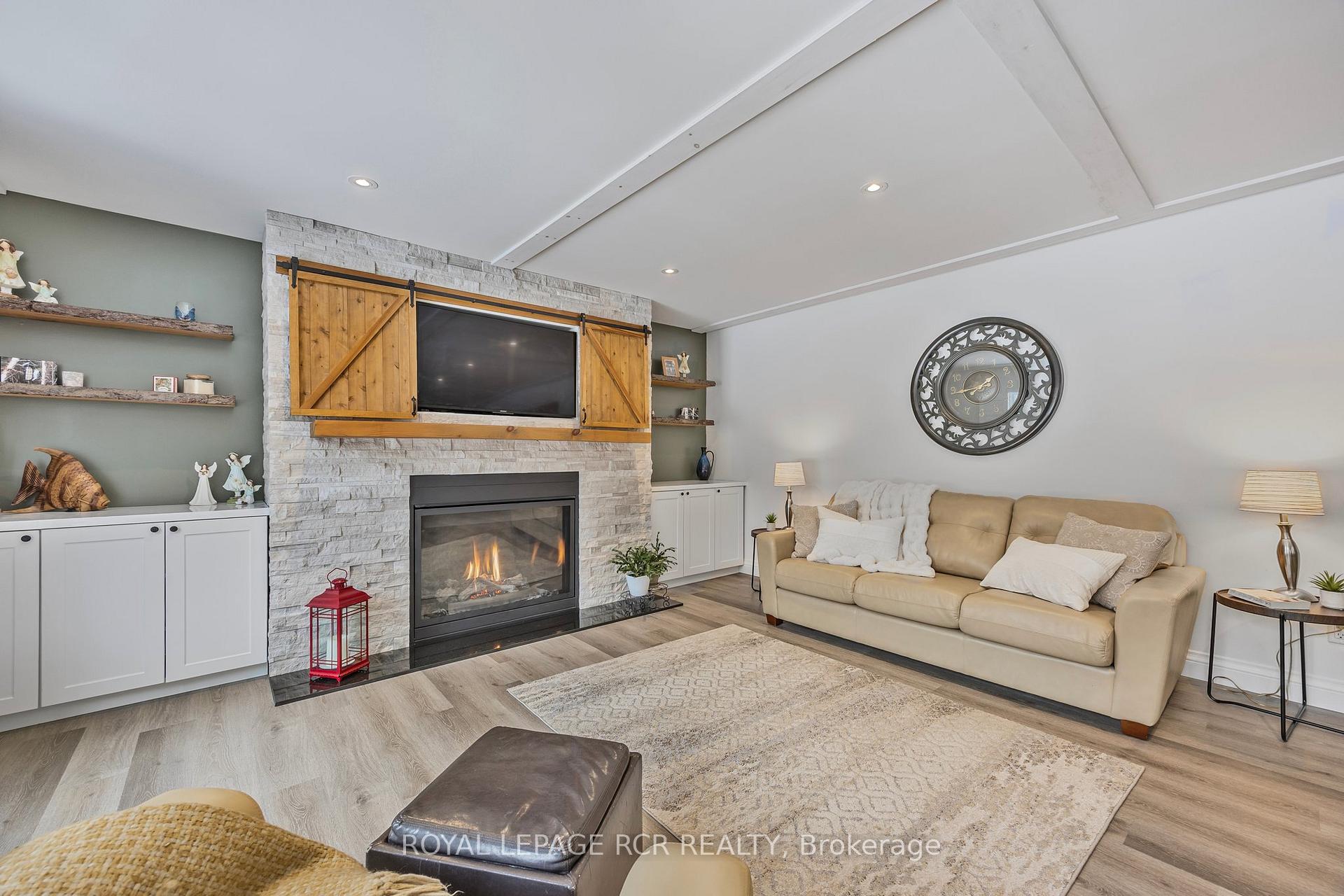 Photo 20 of 236 Simcoe Street N, Clearview, Stayner — HOMEH