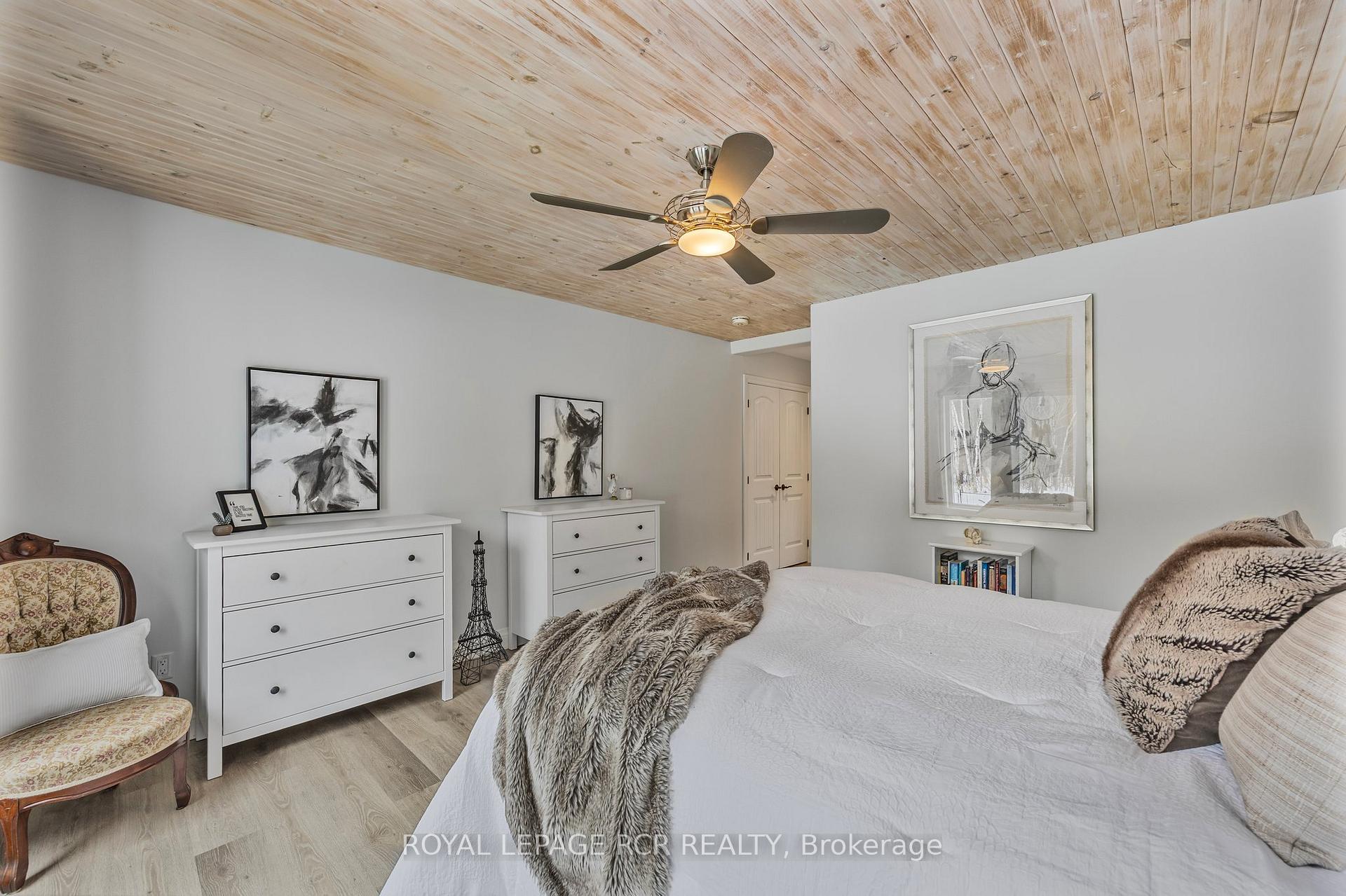 Photo 24 of 236 Simcoe Street N, Clearview, Stayner — HOMEH