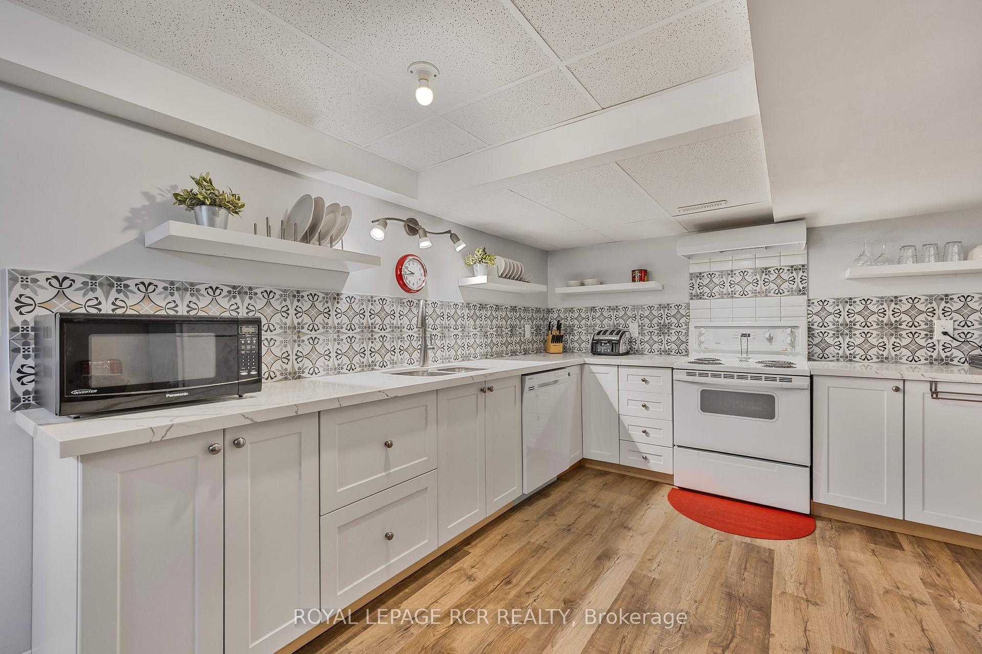 Photo 38 of 236 Simcoe Street N, Clearview, Stayner — HOMEH