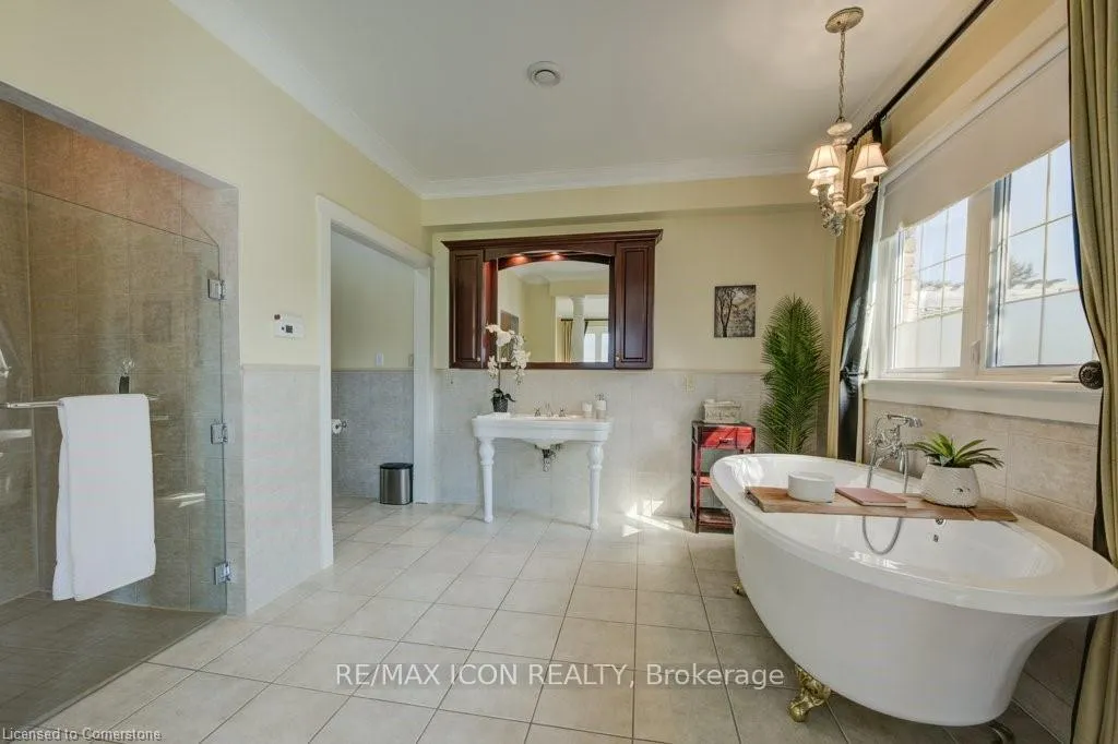 Photo 19 of 18 Anita Drive, Wellesley — HOMEH