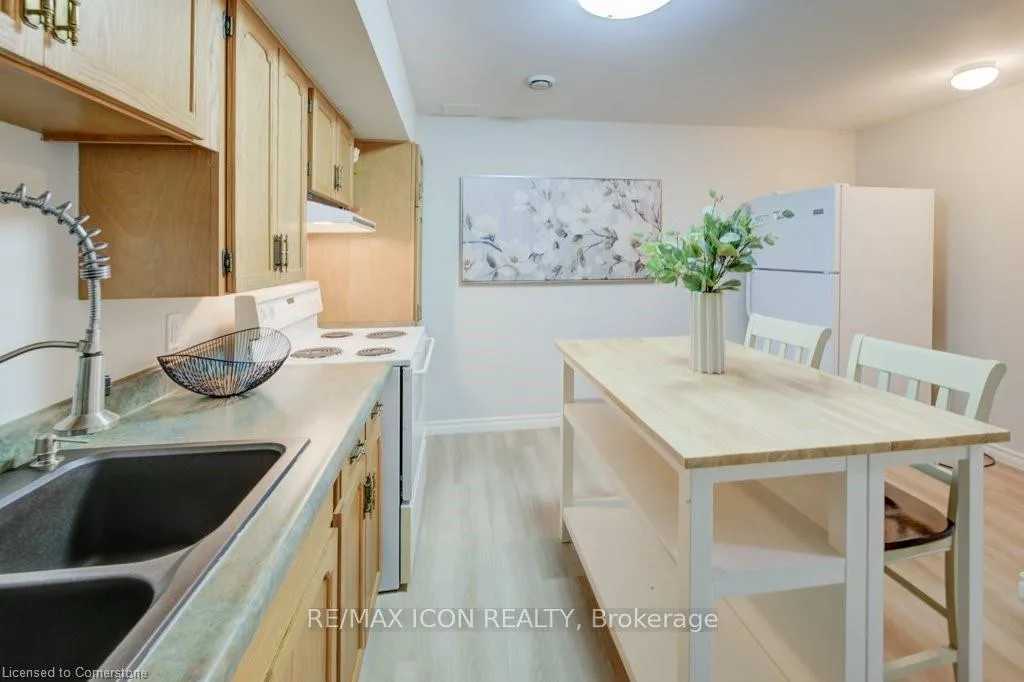 Photo 32 of 18 Anita Drive, Wellesley — HOMEH