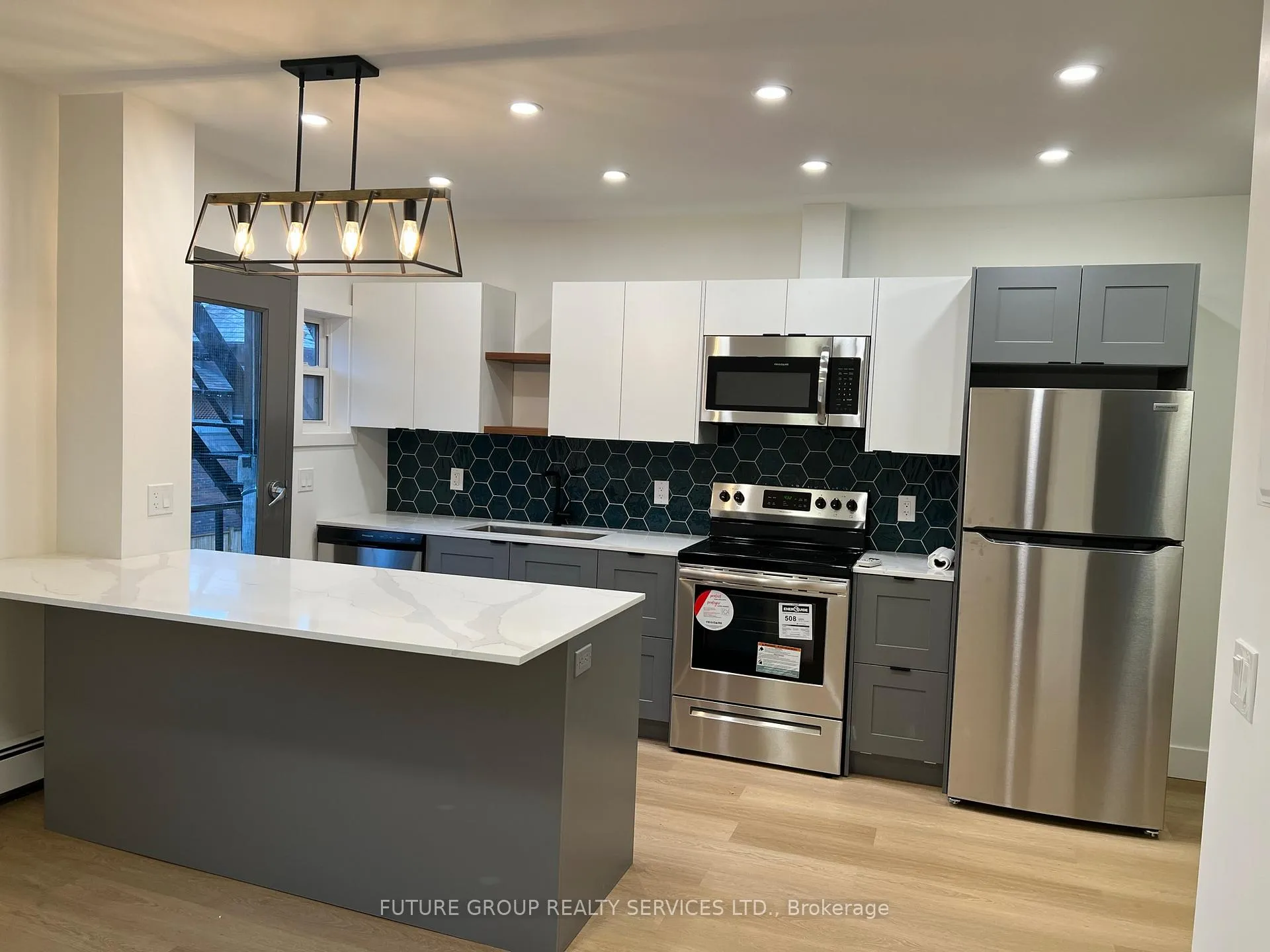Photo 2 of 760 Main Street E, Hamilton, St. Clair — HOMEH