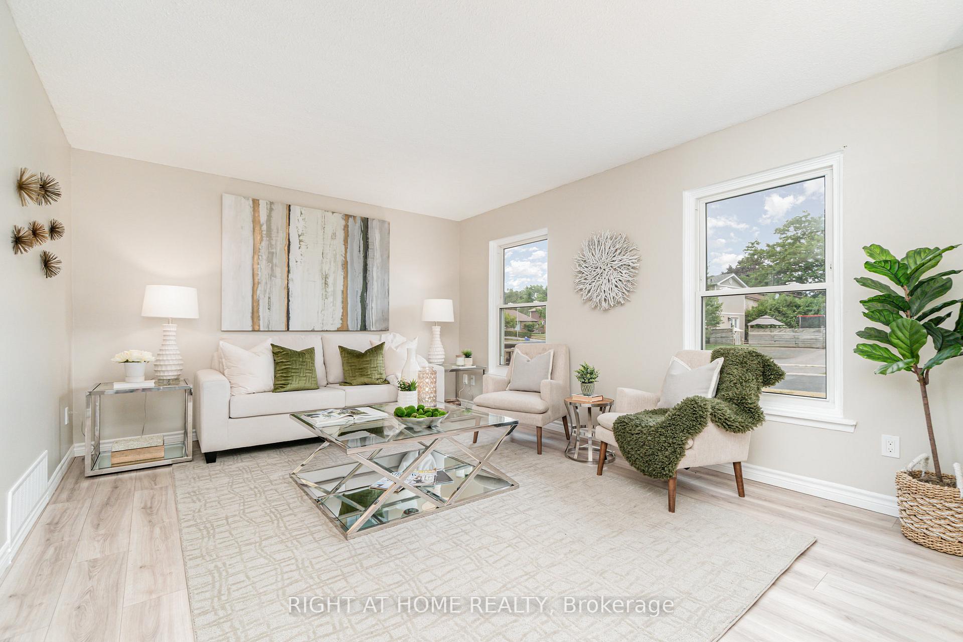 Photo 6 of 50 Roser Crescent, Clarington, Bowmanville — HOMEH