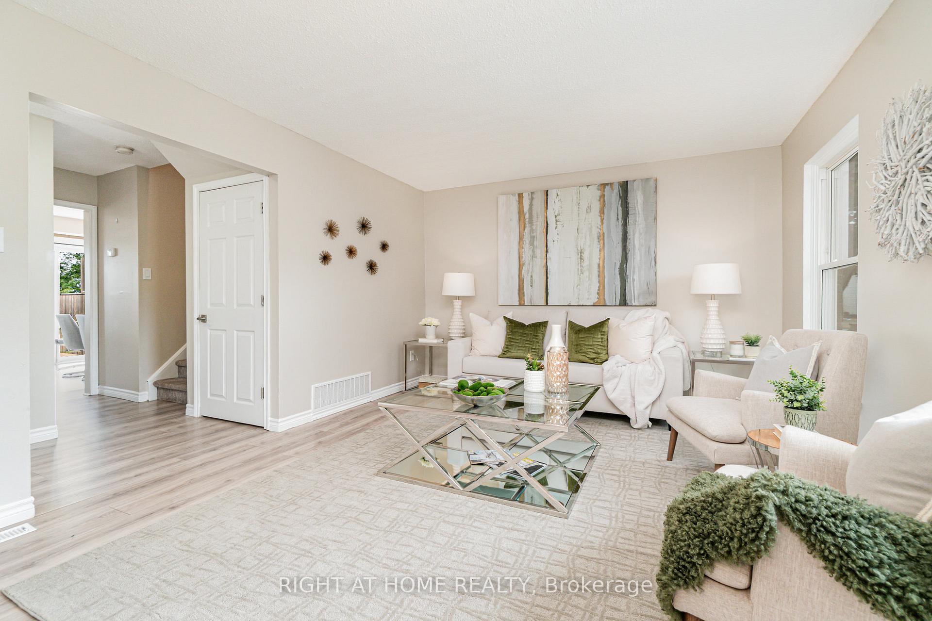 Photo 7 of 50 Roser Crescent, Clarington, Bowmanville — HOMEH