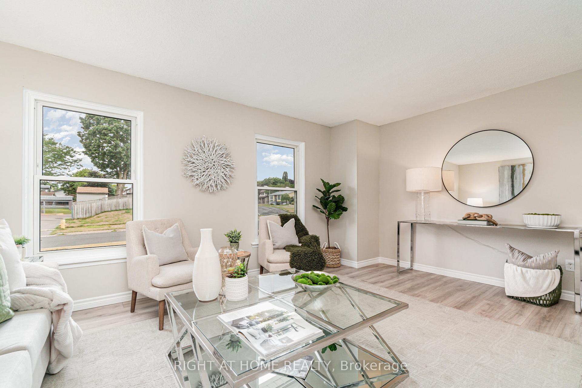Photo 8 of 50 Roser Crescent, Clarington, Bowmanville — HOMEH