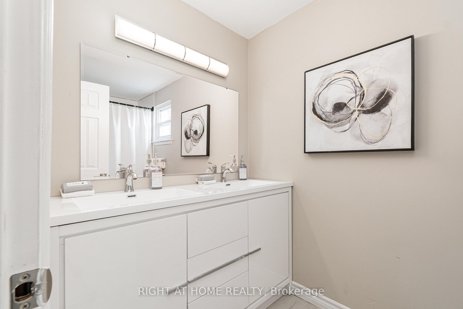 Photo 16 of 50 Roser Crescent, Clarington, Bowmanville — HOMEH