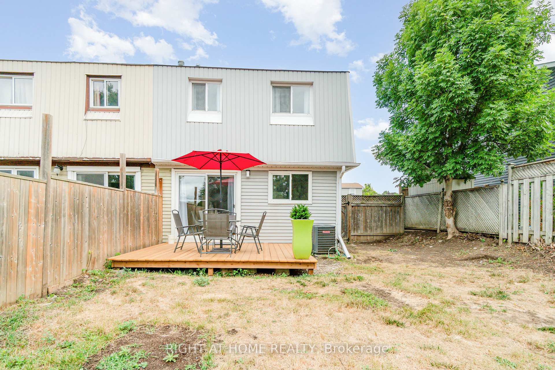 Photo 24 of 50 Roser Crescent, Clarington, Bowmanville — HOMEH