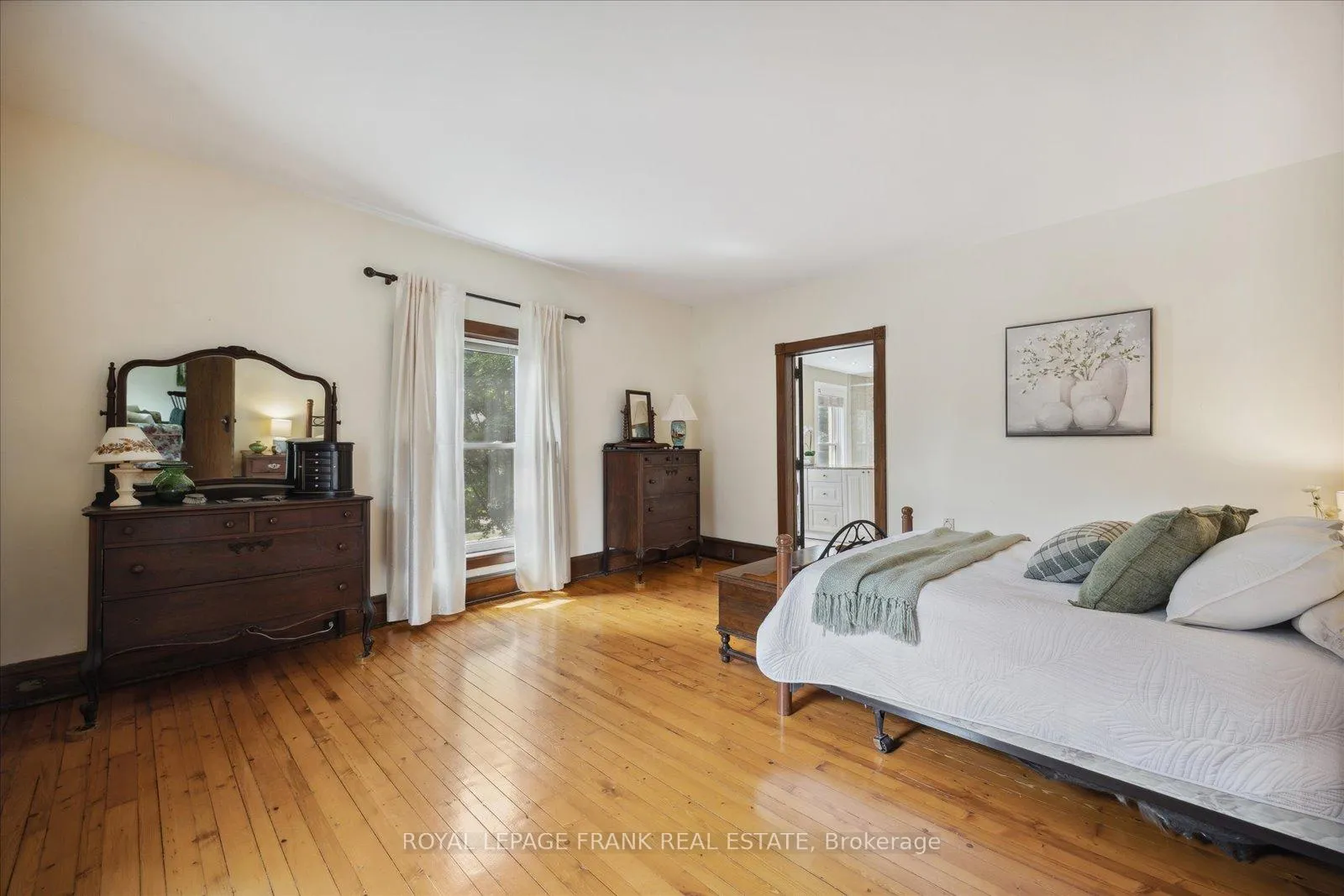 Photo 26 of 23 Franklin Street, Uxbridge — HOMEH