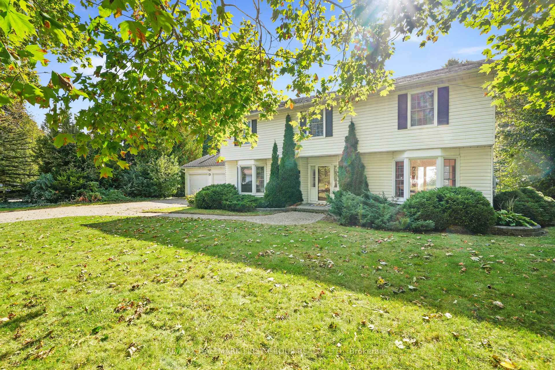 Front of 401 Lakeshore Drive
