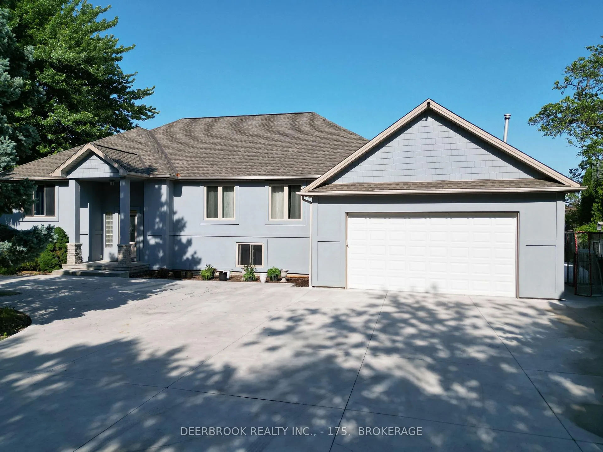 Photo 1 of 210 Martindale Lane, Lakeshore — HOMEH