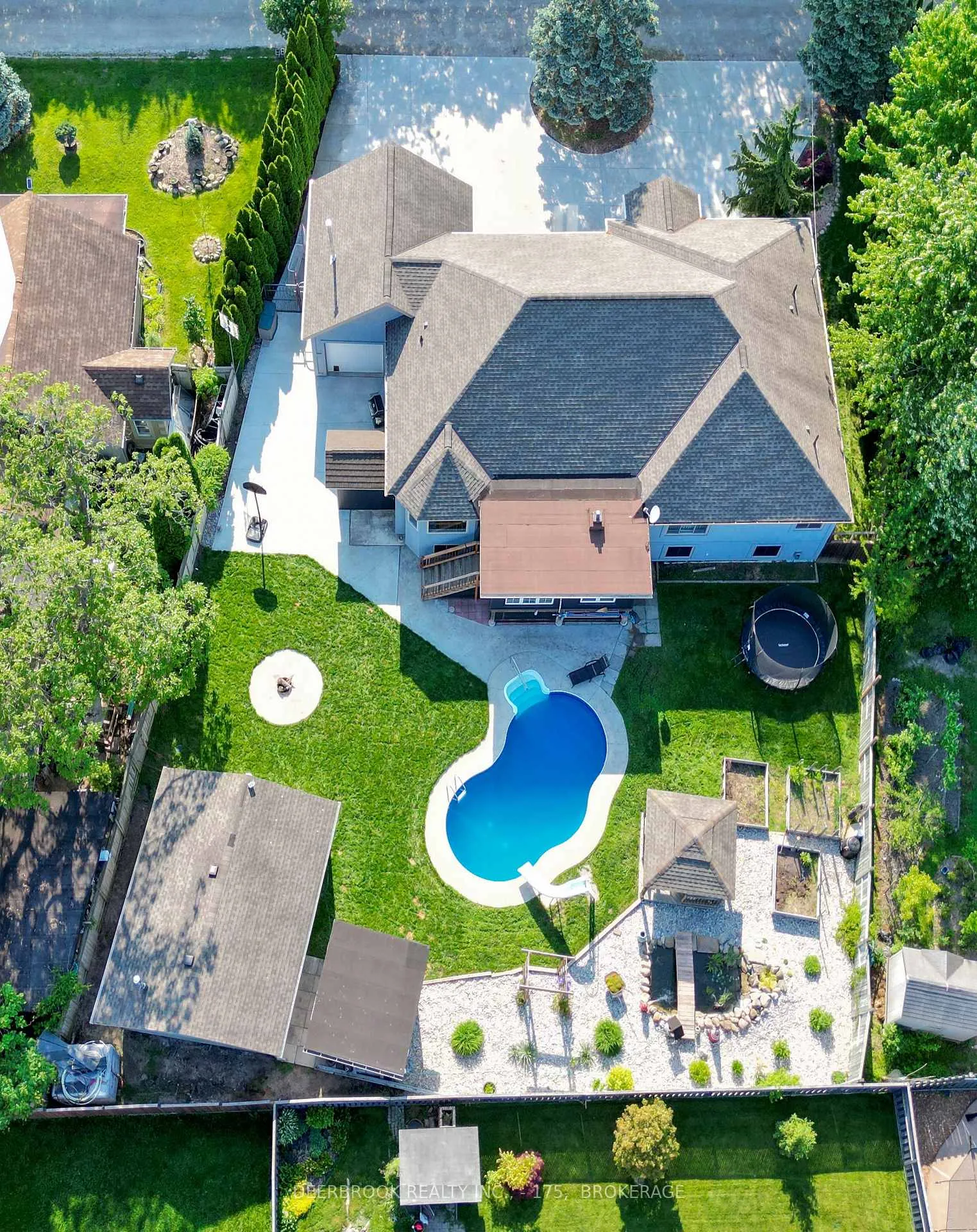 Photo 2 of 210 Martindale Lane, Lakeshore — HOMEH