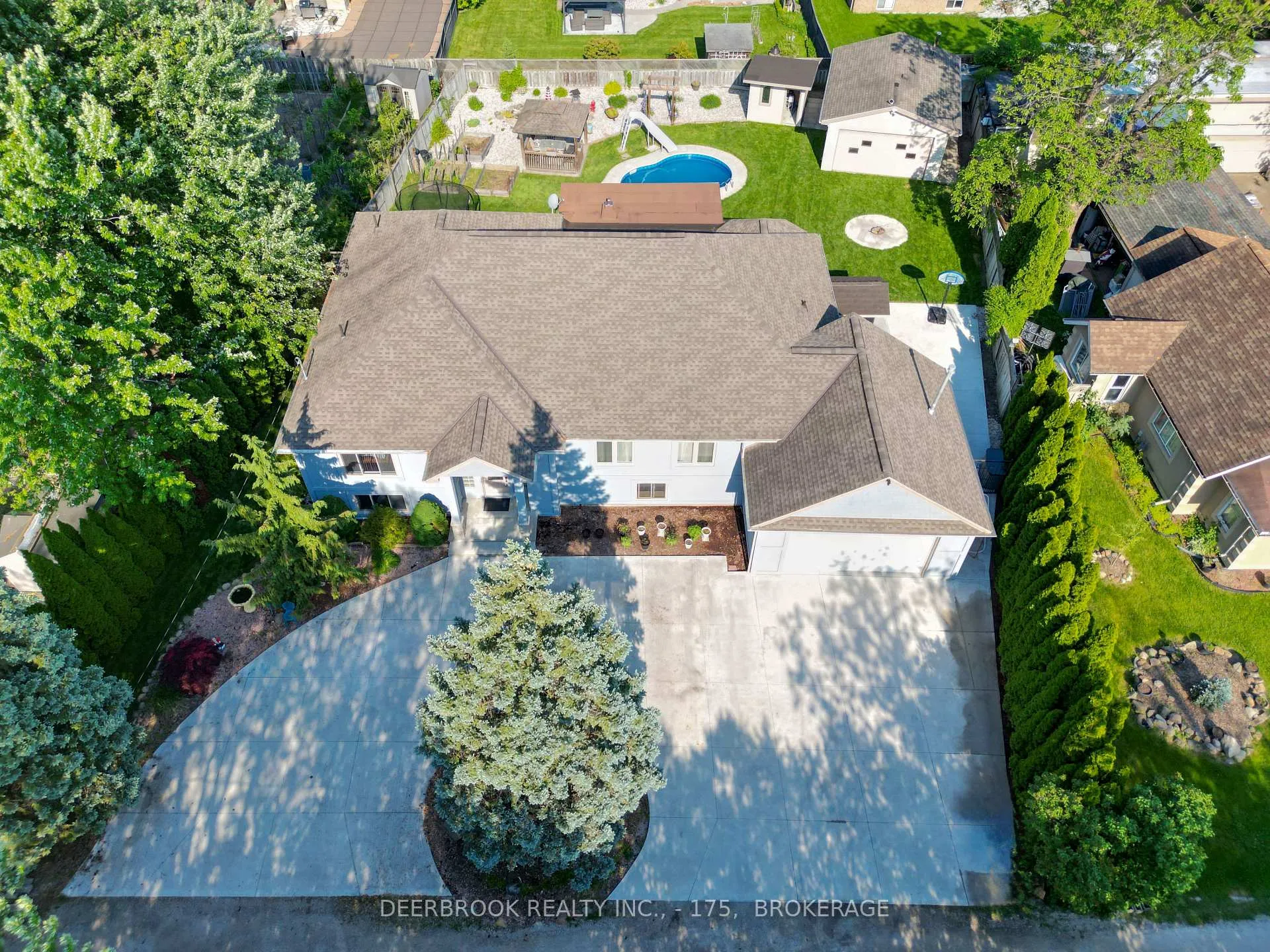 Photo 4 of 210 Martindale Lane, Lakeshore — HOMEH