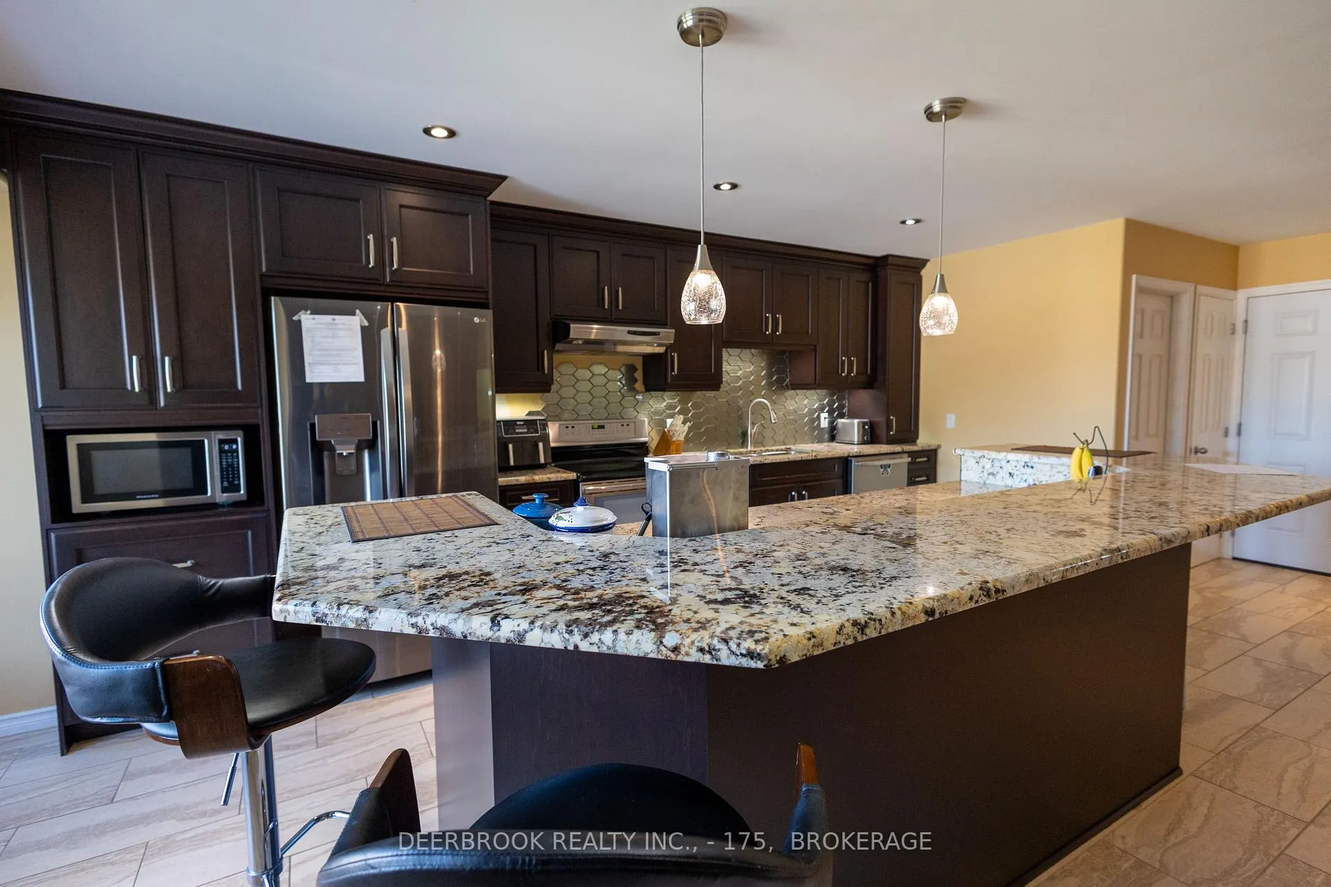 Photo 6 of 210 Martindale Lane, Lakeshore — HOMEH
