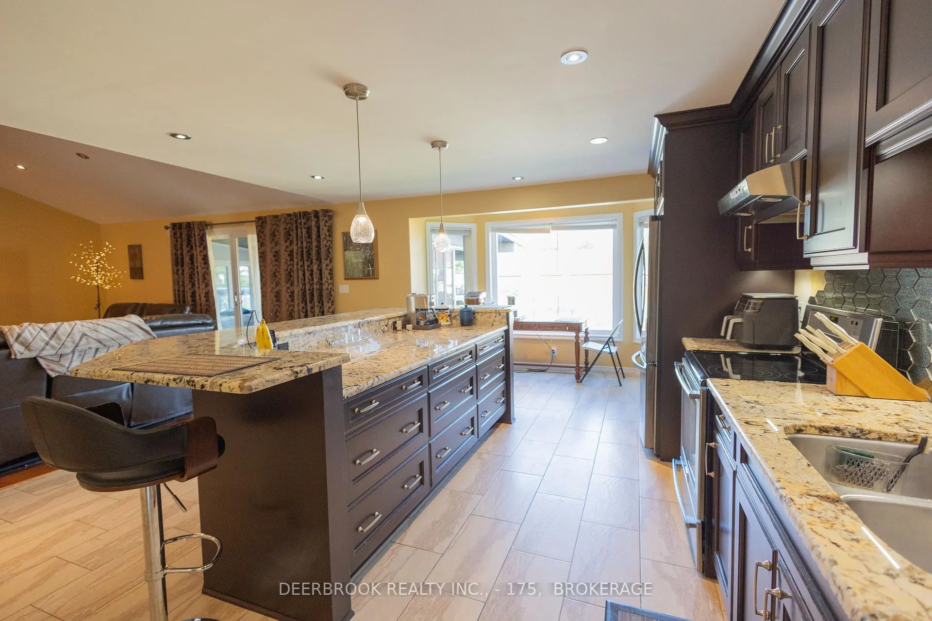 Photo 9 of 210 Martindale Lane, Lakeshore — HOMEH