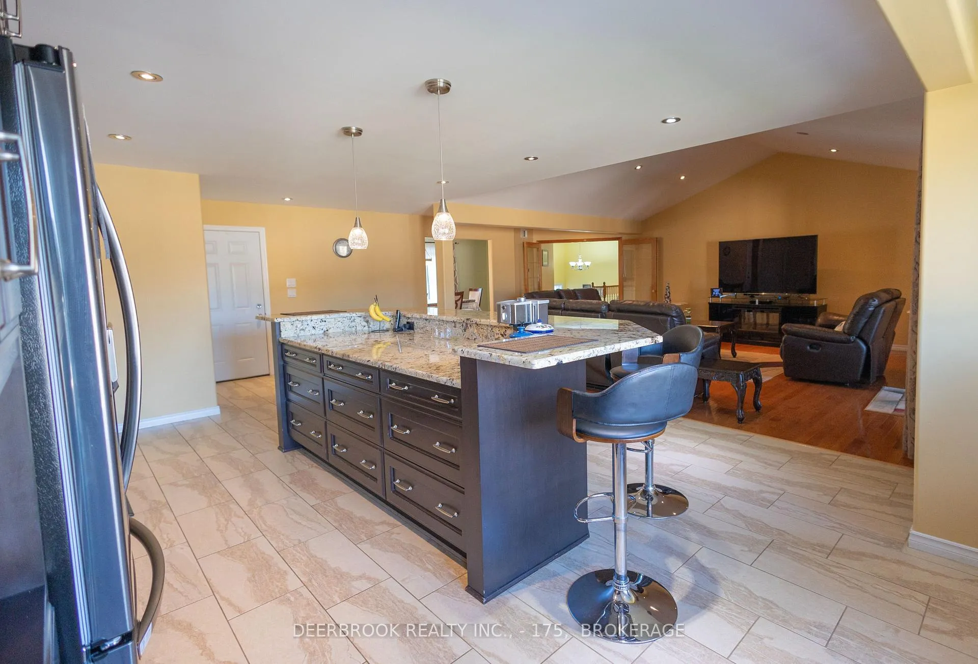 Photo 10 of 210 Martindale Lane, Lakeshore — HOMEH