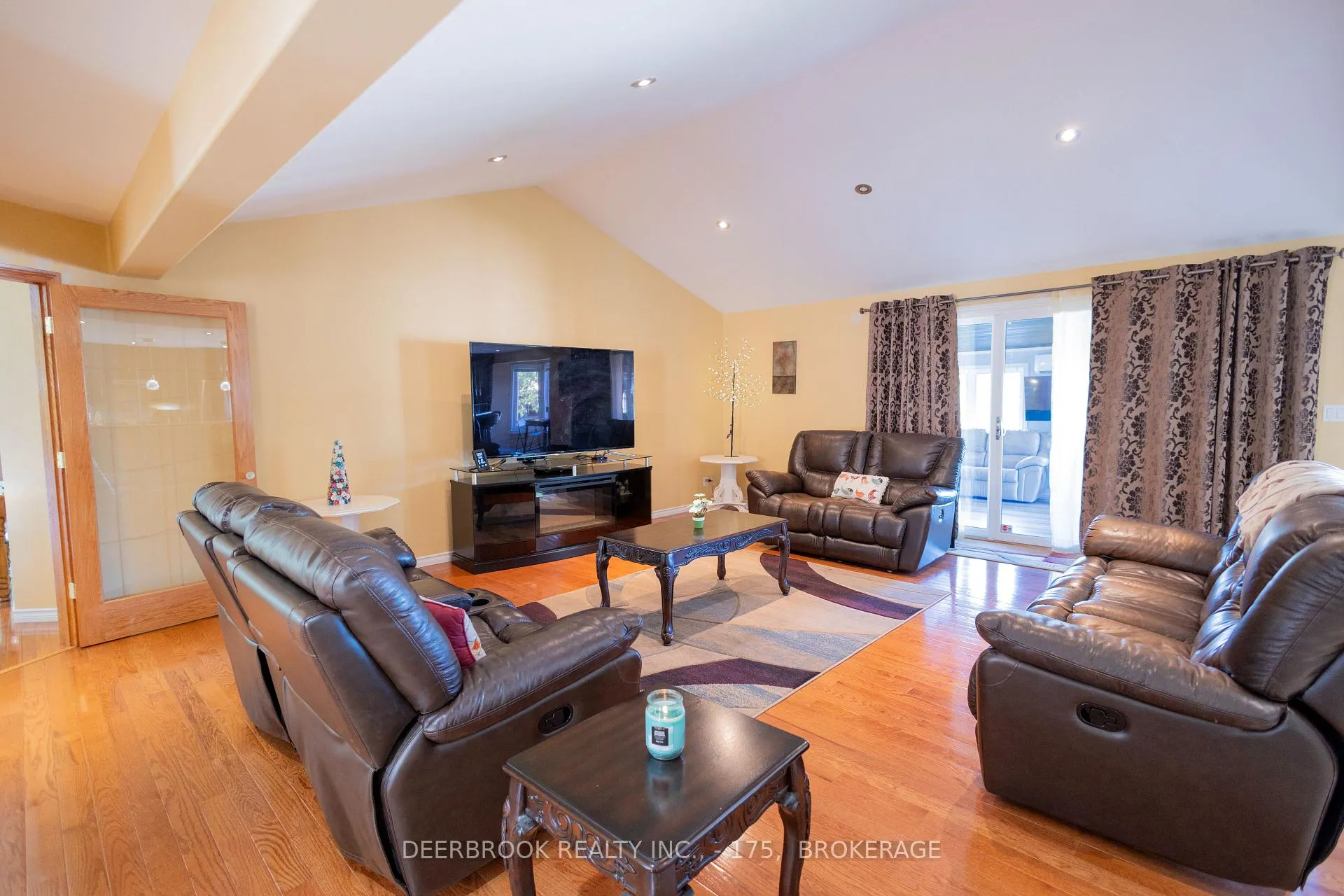 Photo 11 of 210 Martindale Lane, Lakeshore — HOMEH