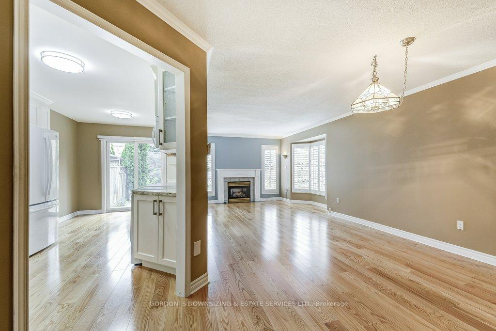 Photo 11 of 4114 Foxwood Drive, Burlington, Tansley — HOMEH