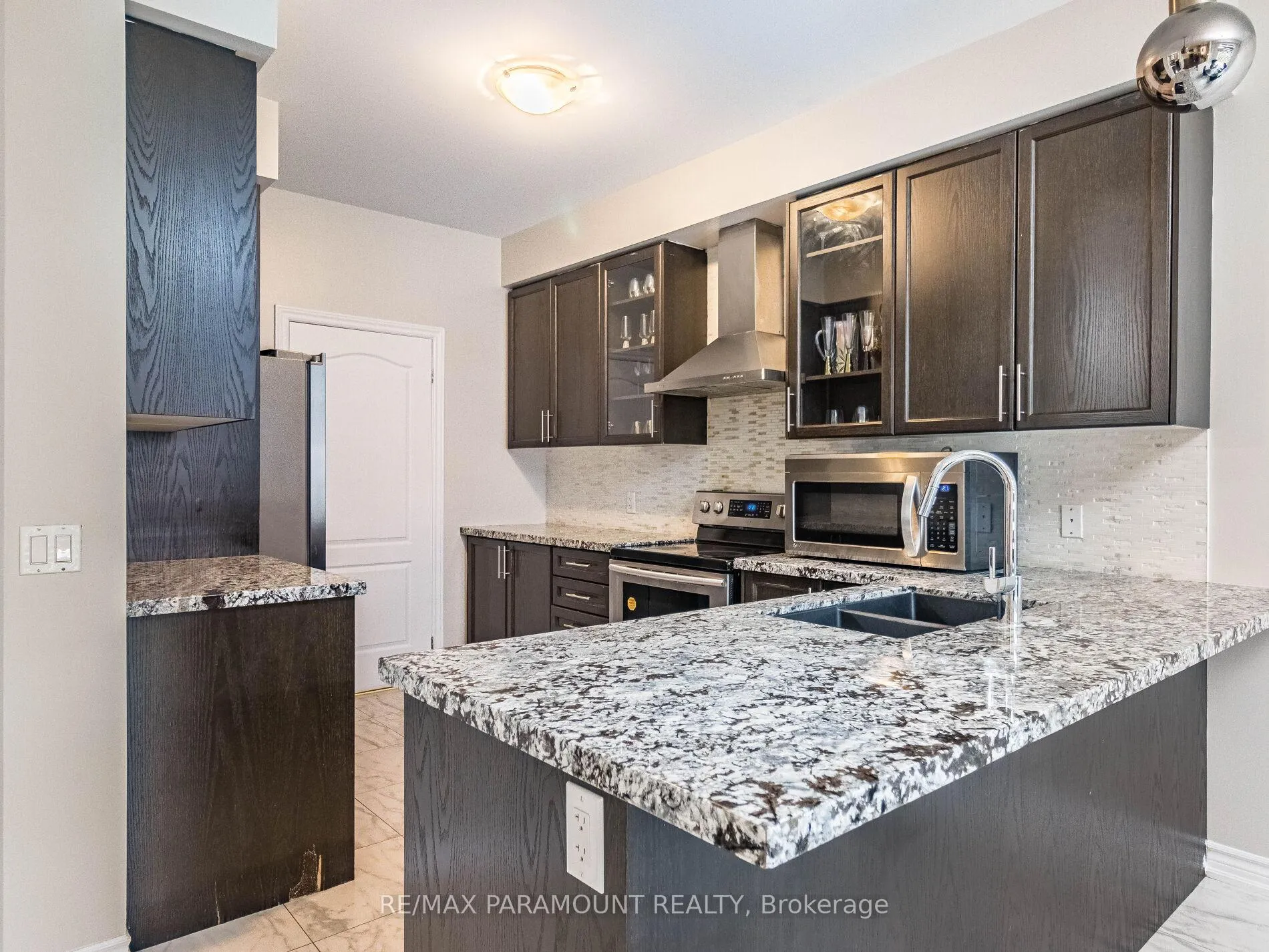 Photo 10 of 25 Helderman Street, Caledon, Rural Caledon — HOMEH