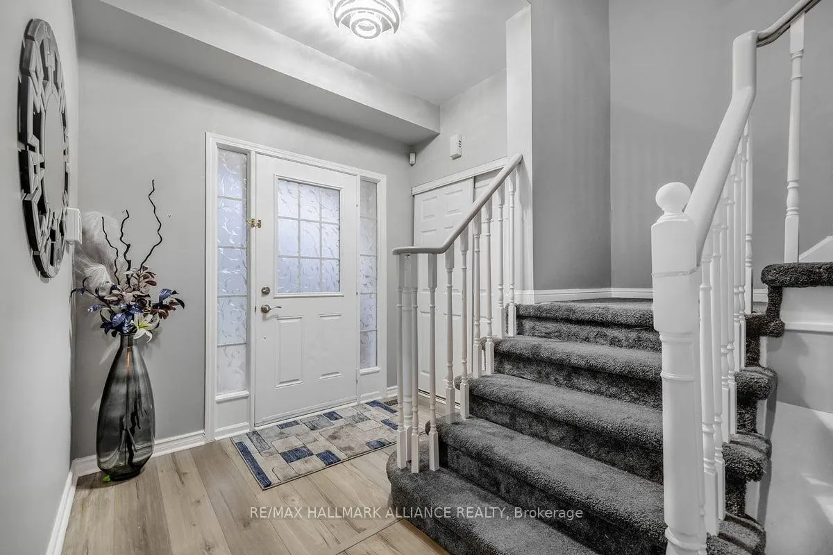 Photo 5 of 920 Ormond Drive, Oshawa, Samac — HOMEH
