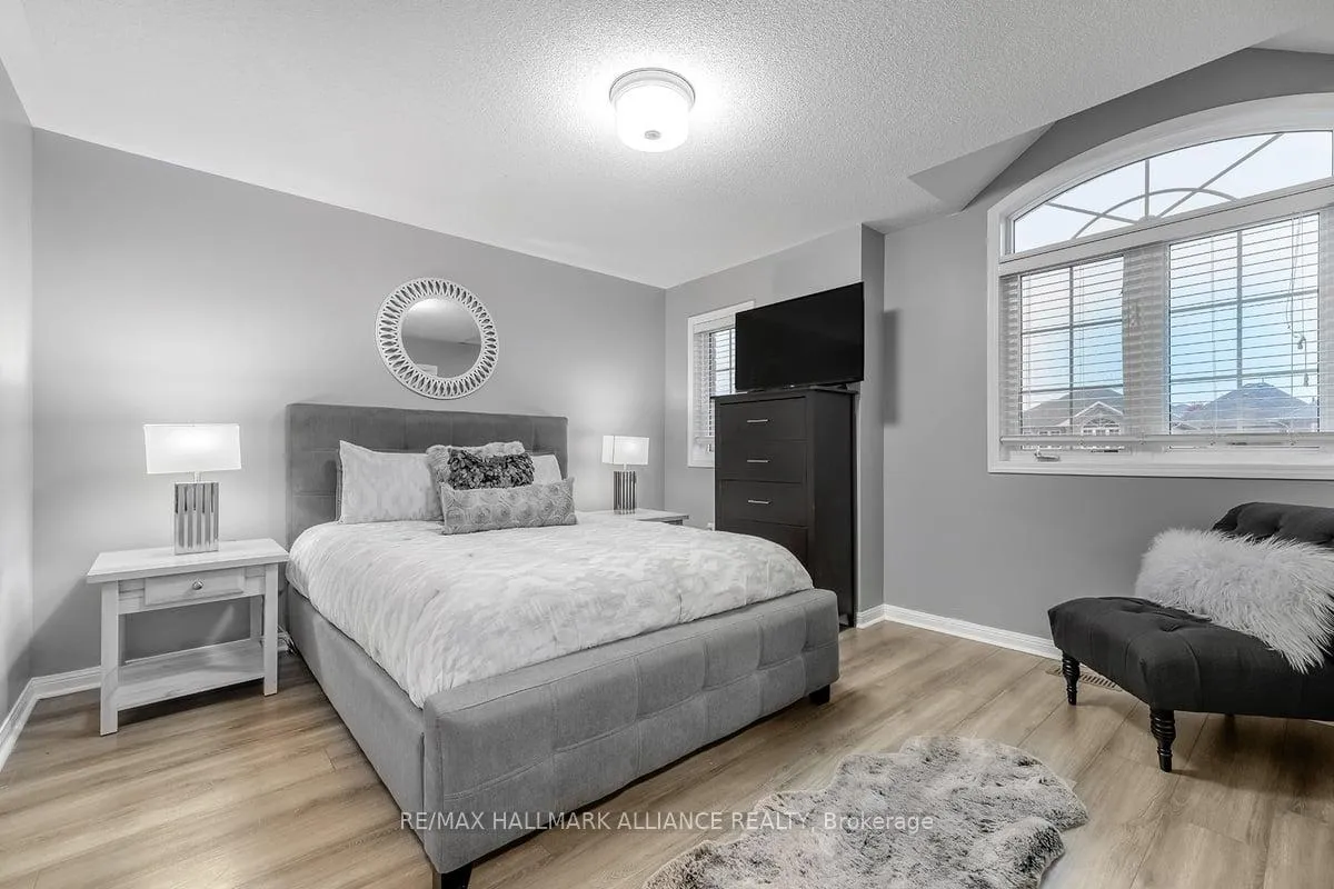 Photo 16 of 920 Ormond Drive, Oshawa, Samac — HOMEH