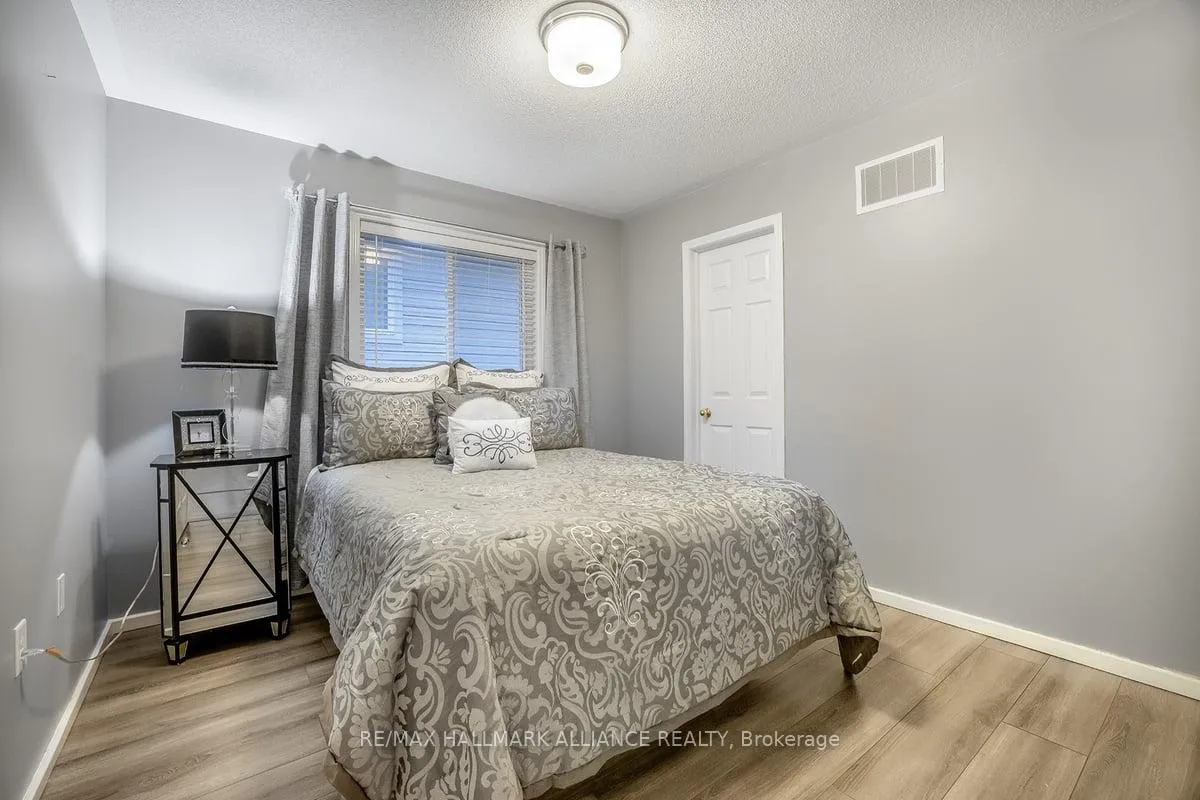 Photo 20 of 920 Ormond Drive, Oshawa, Samac — HOMEH