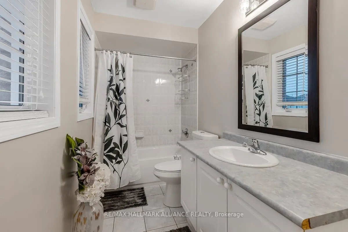 Photo 25 of 920 Ormond Drive, Oshawa, Samac — HOMEH