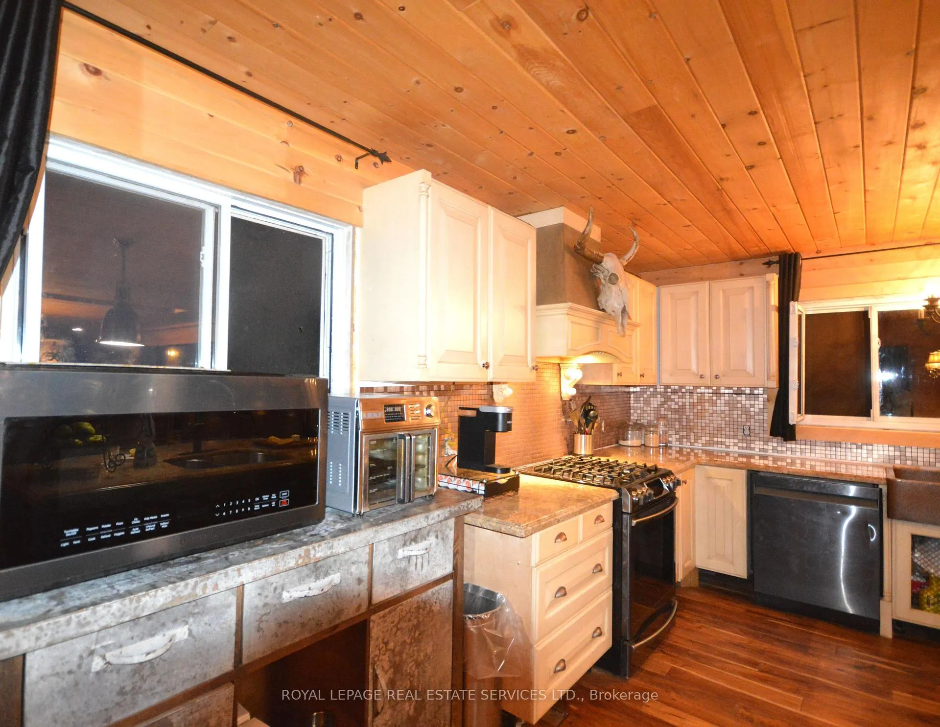 Photo 6 of 3227 Muskoka Street, Severn, Washago — HOMEH