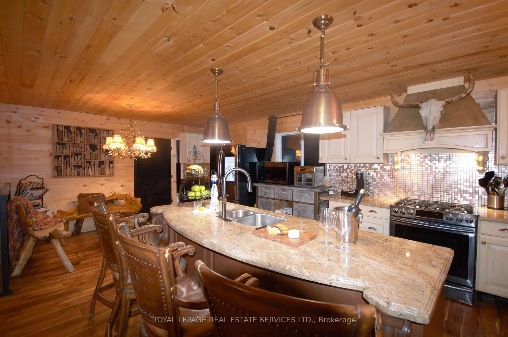Photo 7 of 3227 Muskoka Street, Severn, Washago — HOMEH